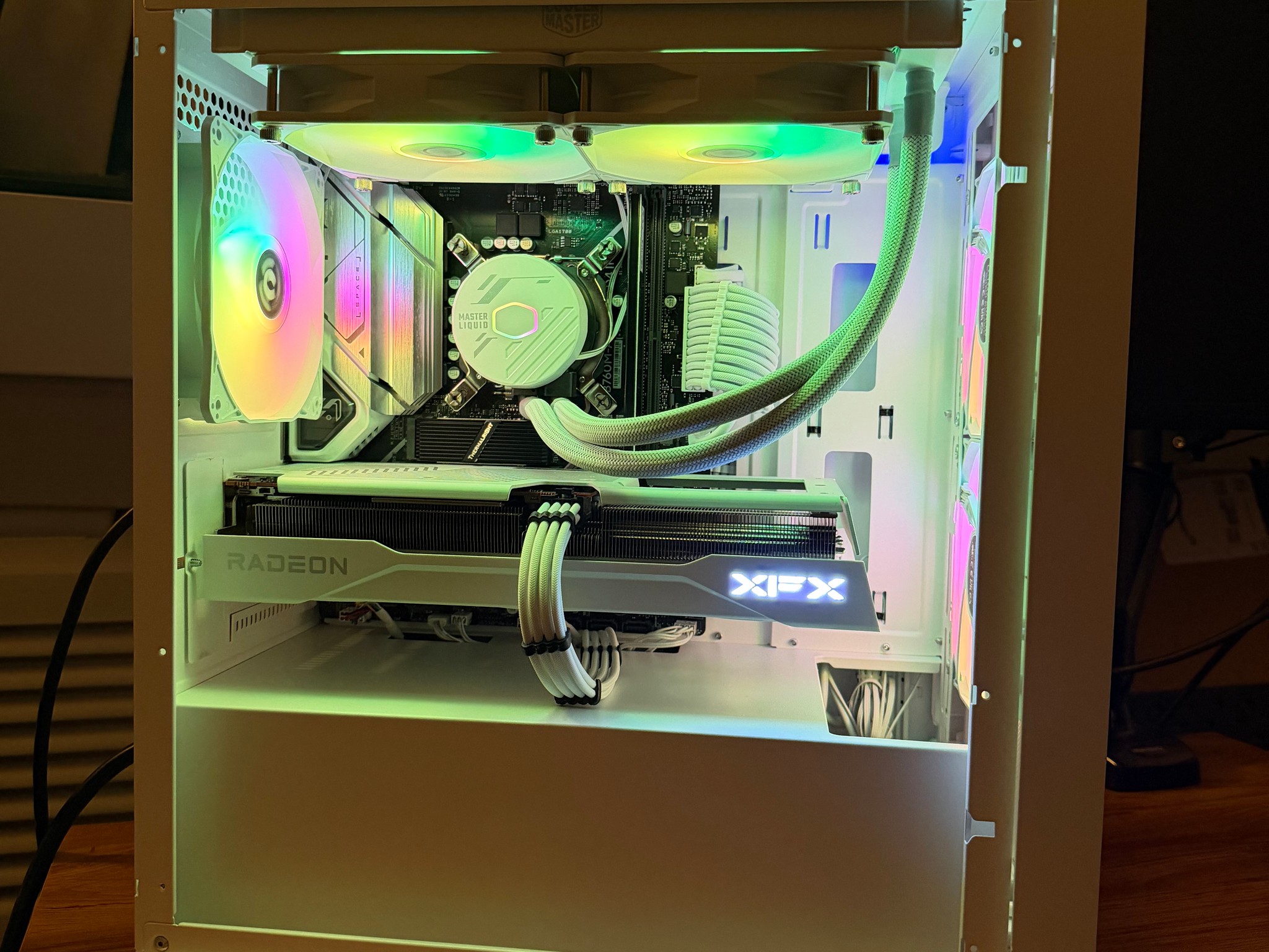❄️🧊 White Out 🧊❄️ Intel Gaming PC! i5-13600K | 9060XT 16GB | 1TB SSD | 16GB DDR4 | Free Shipping!