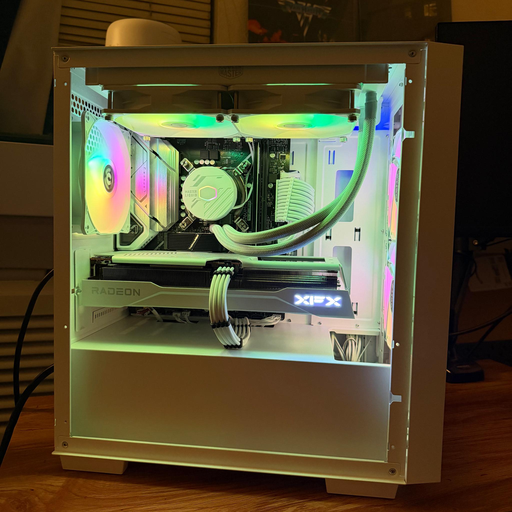 ❄️🧊 White Out 🧊❄️ Intel Gaming PC! i5-13600K | 9060XT 16GB | 1TB SSD | 16GB DDR4 | Free Shipping!