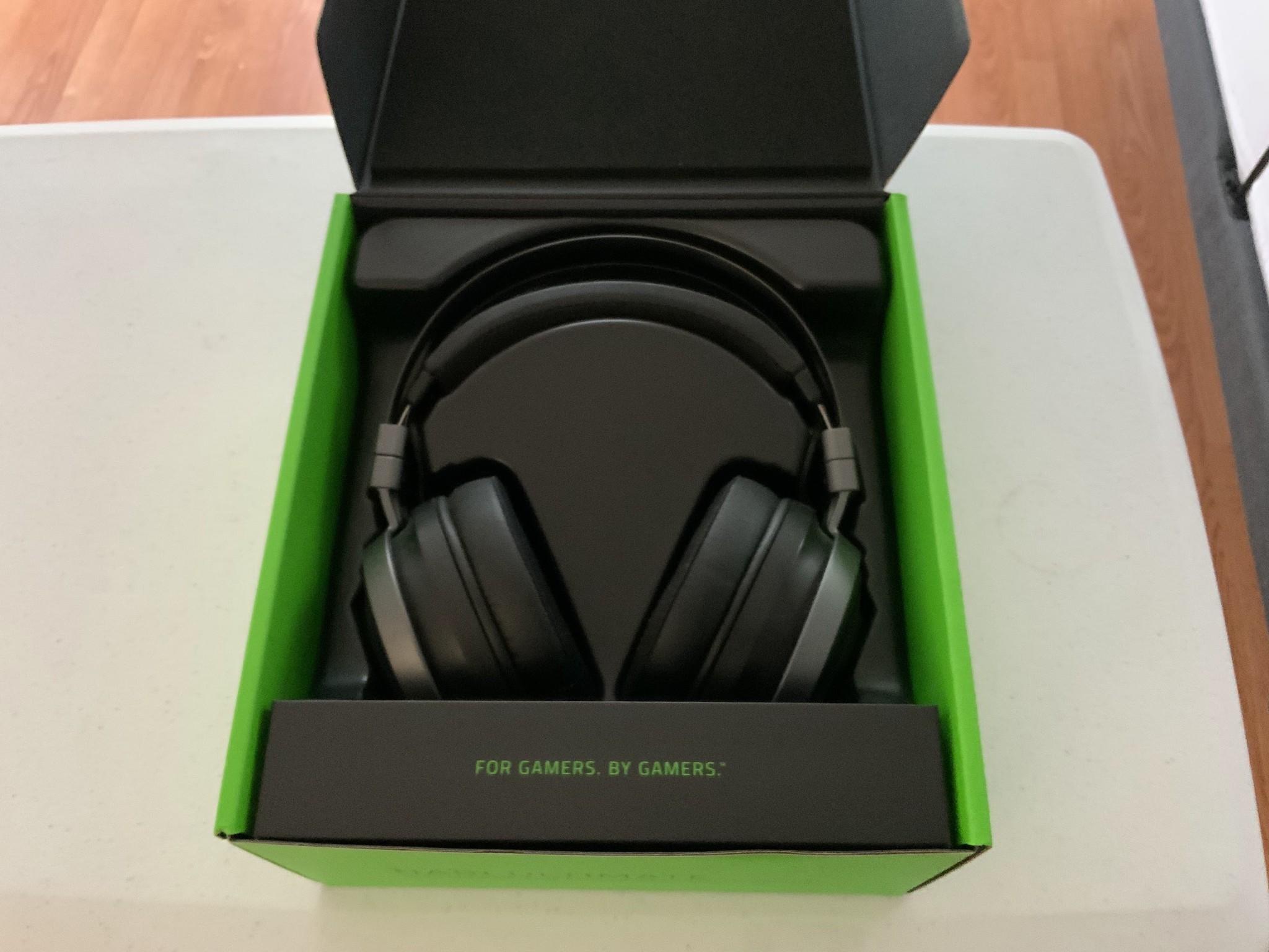 Razer Nari Ultimate Wireless 7.1 Surround Sound Gaming Headset: THX Audio & Haptic Feedback