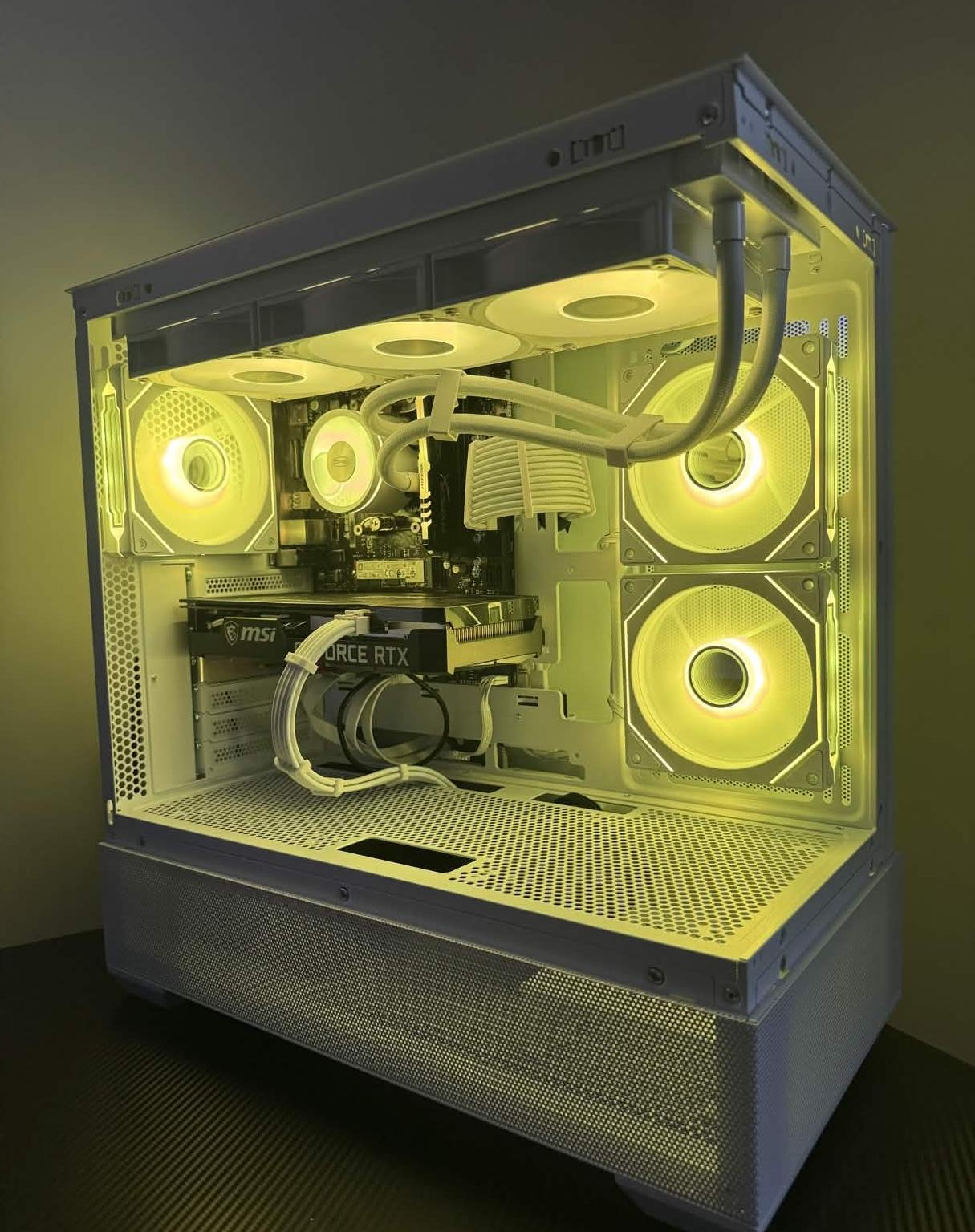 ❄️ White Aesthetic Gaming PC – RTX 3060 Ti | Ryzen 5 3600 | 16GB RAM | 1TB SSD