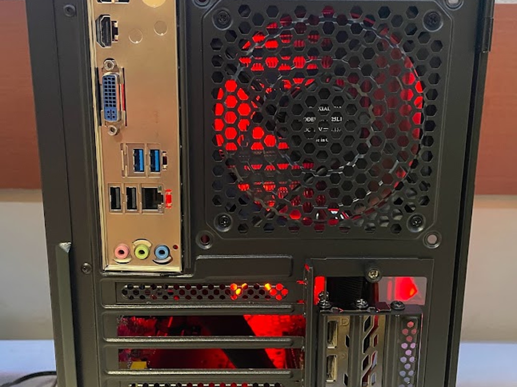 WARZONE Gaming Desktop PC Intel i5 Quad 16 GB SSD RX 470 4GB HDMI WIN 10 PRO
