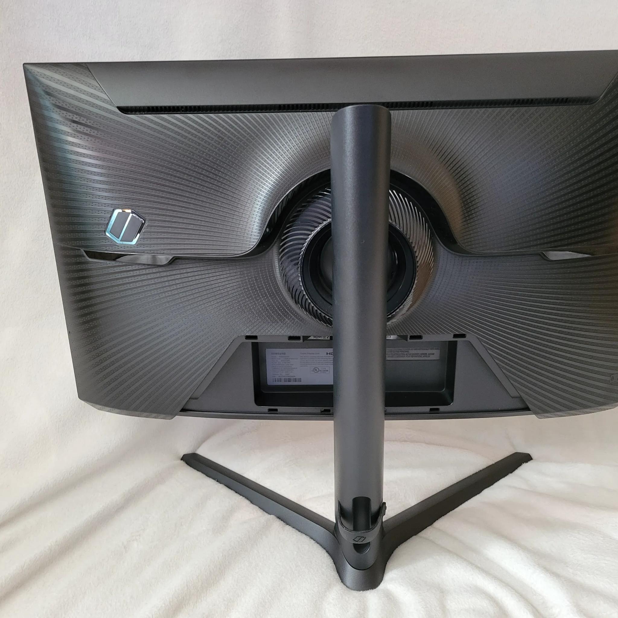 28” Odyssey G70B 4K UHD IPS 144Hz 1ms with G-Sync Gaming Monitor