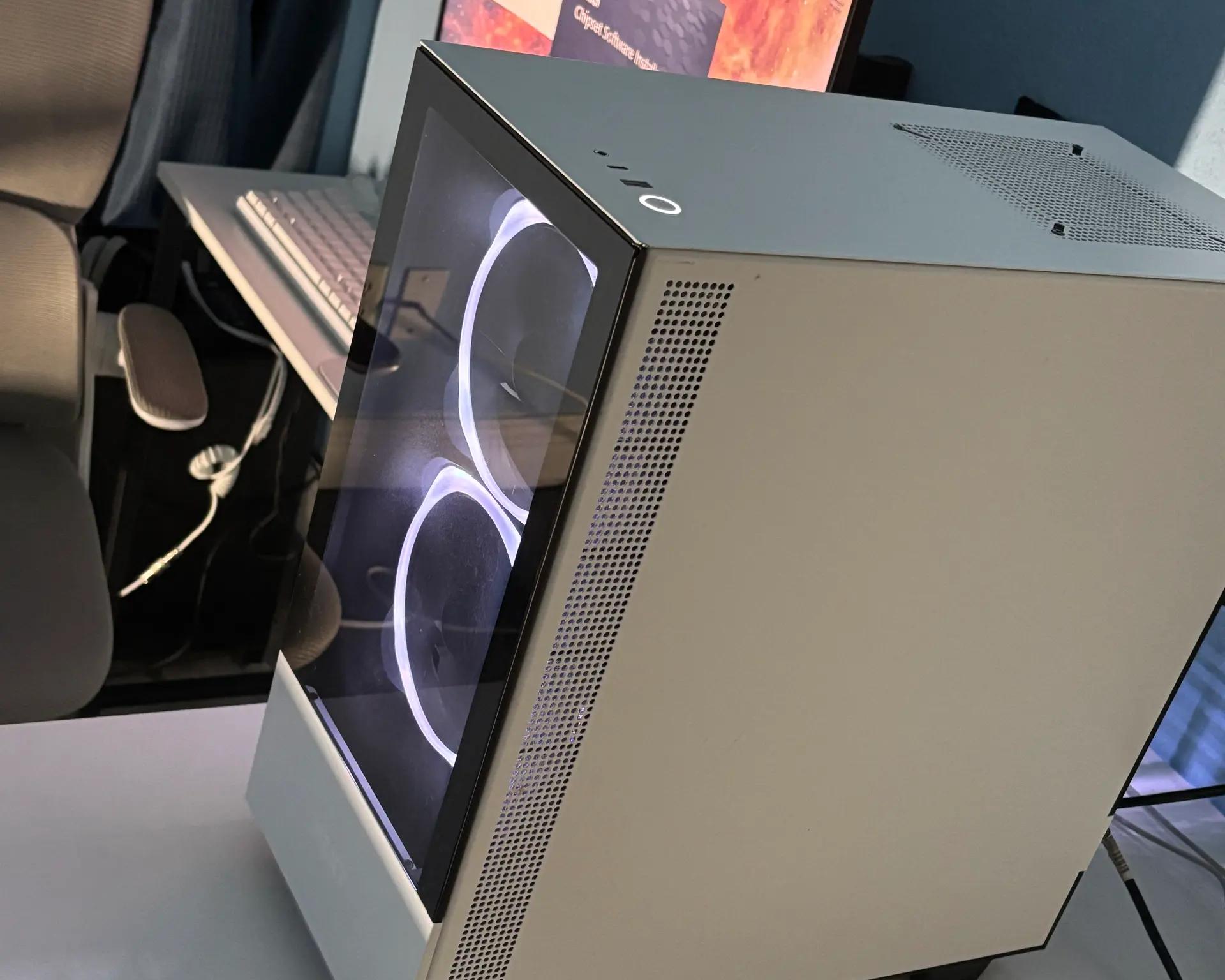 Intermediate gaming computer