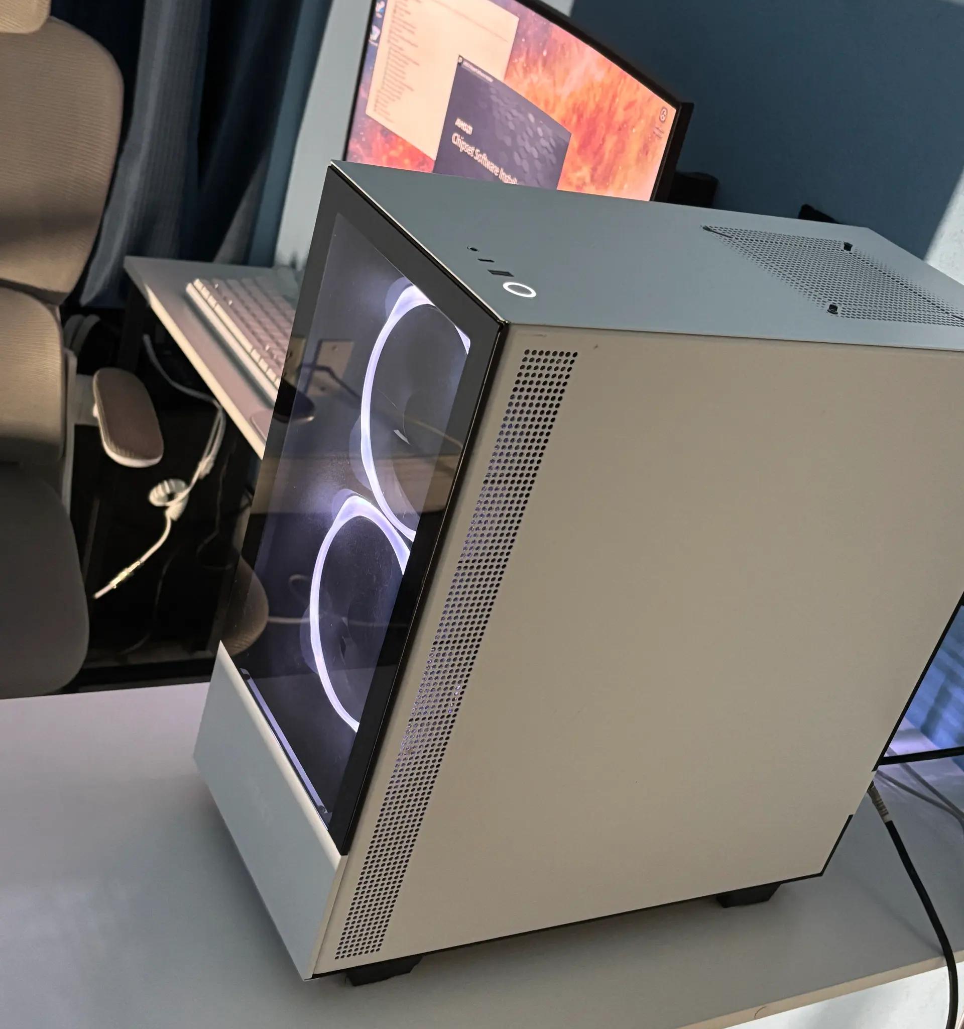 Intermediate gaming computer
