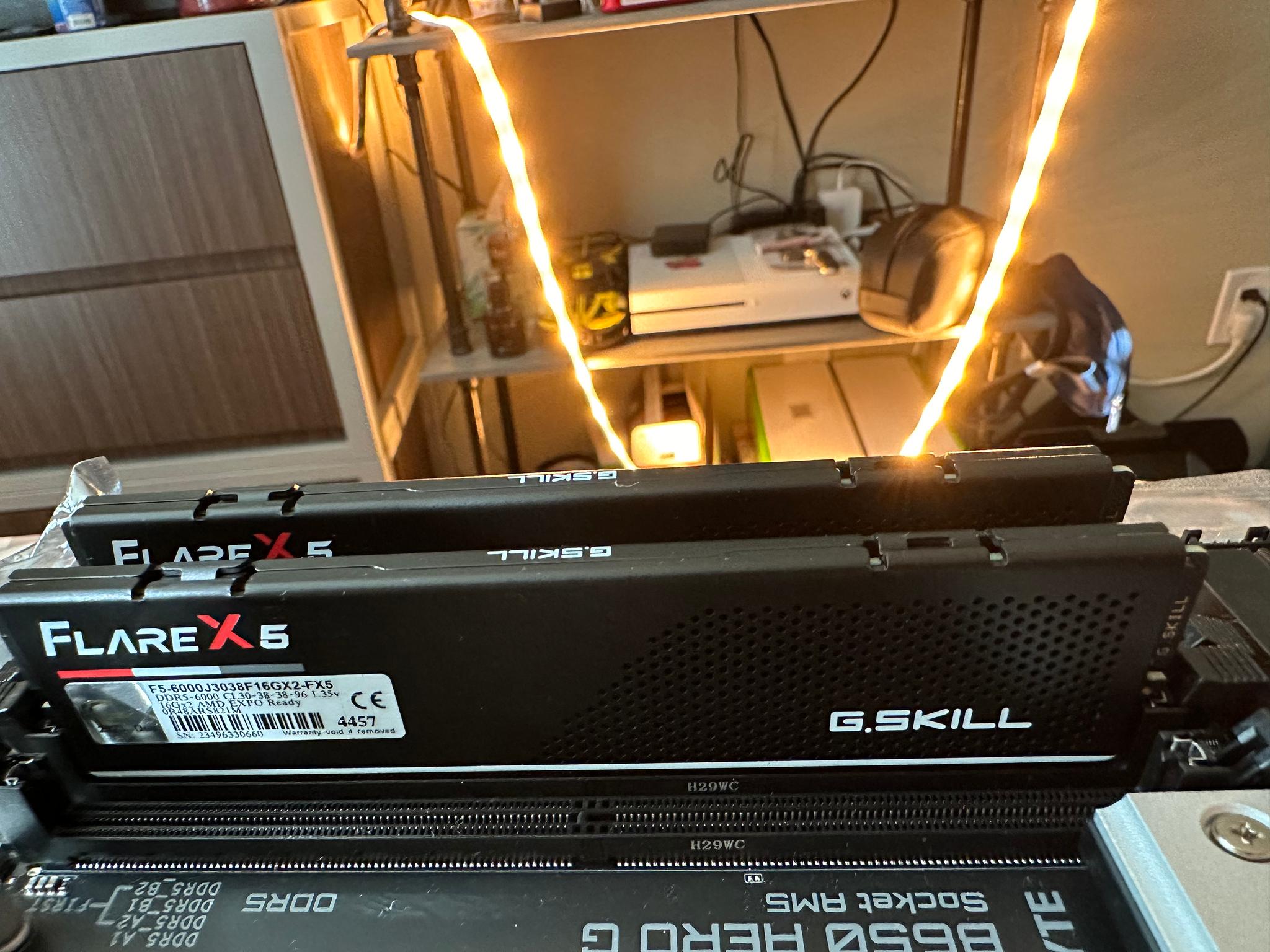 BUNDLE!! Ryzen 5 7600x, 32GB RAM, B650 Aero G Motherboard!!