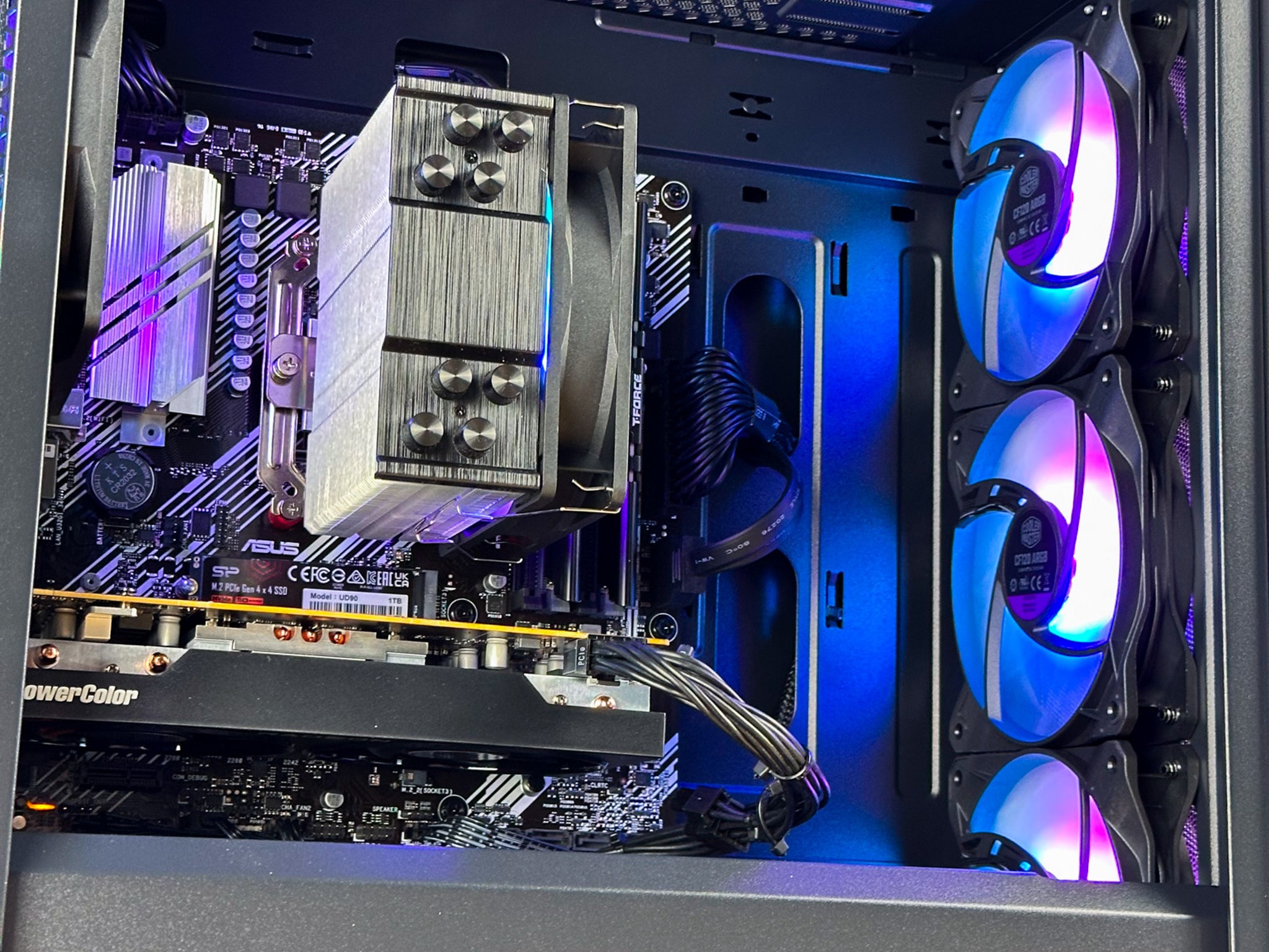 AES LC800 - Ryzen 5 5600 - RX7600 - 32gb DDR4 - 1tb NVMe Gaming PC