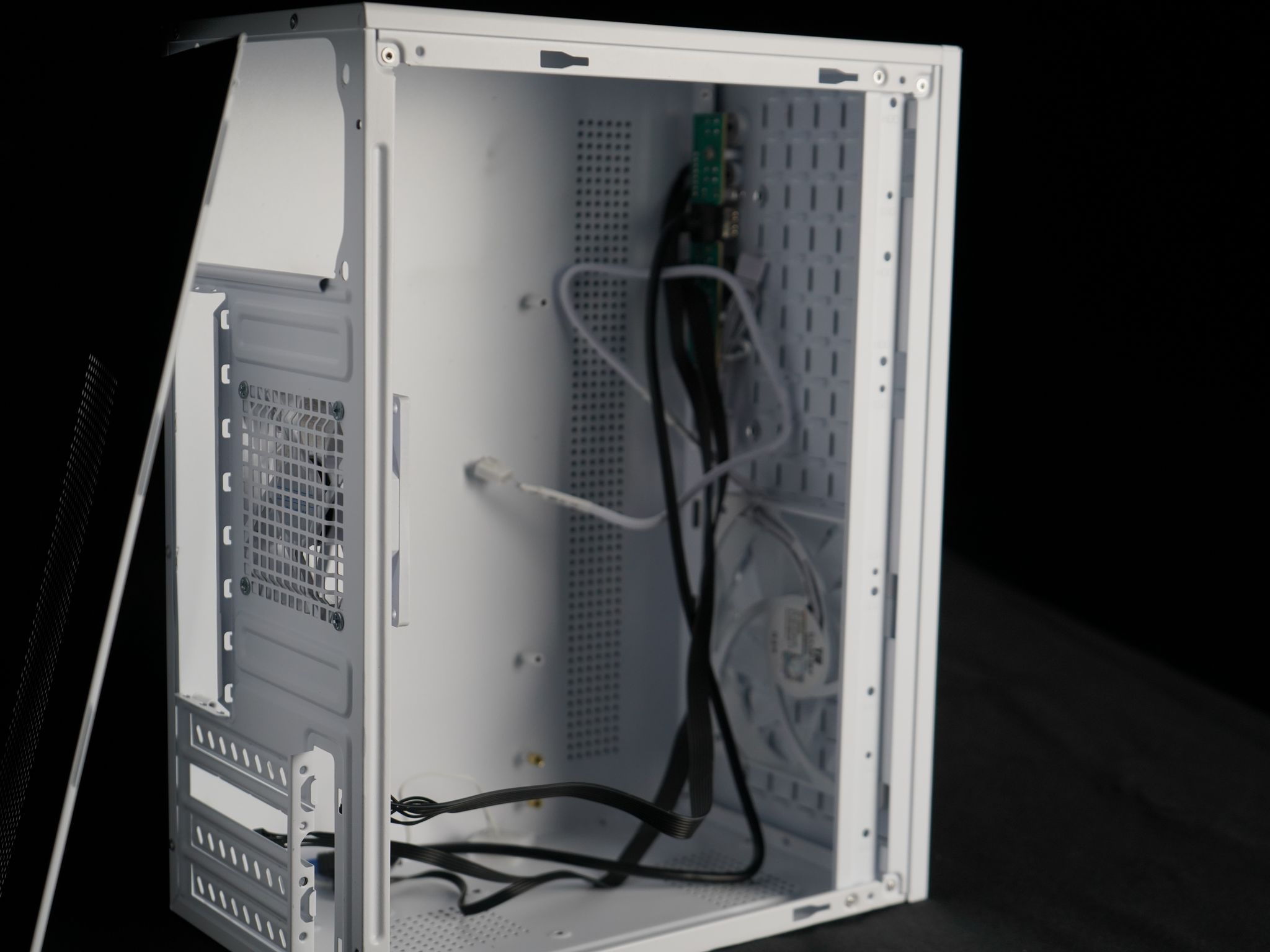 Gaming pc case (Supports MATX Motherboard)
