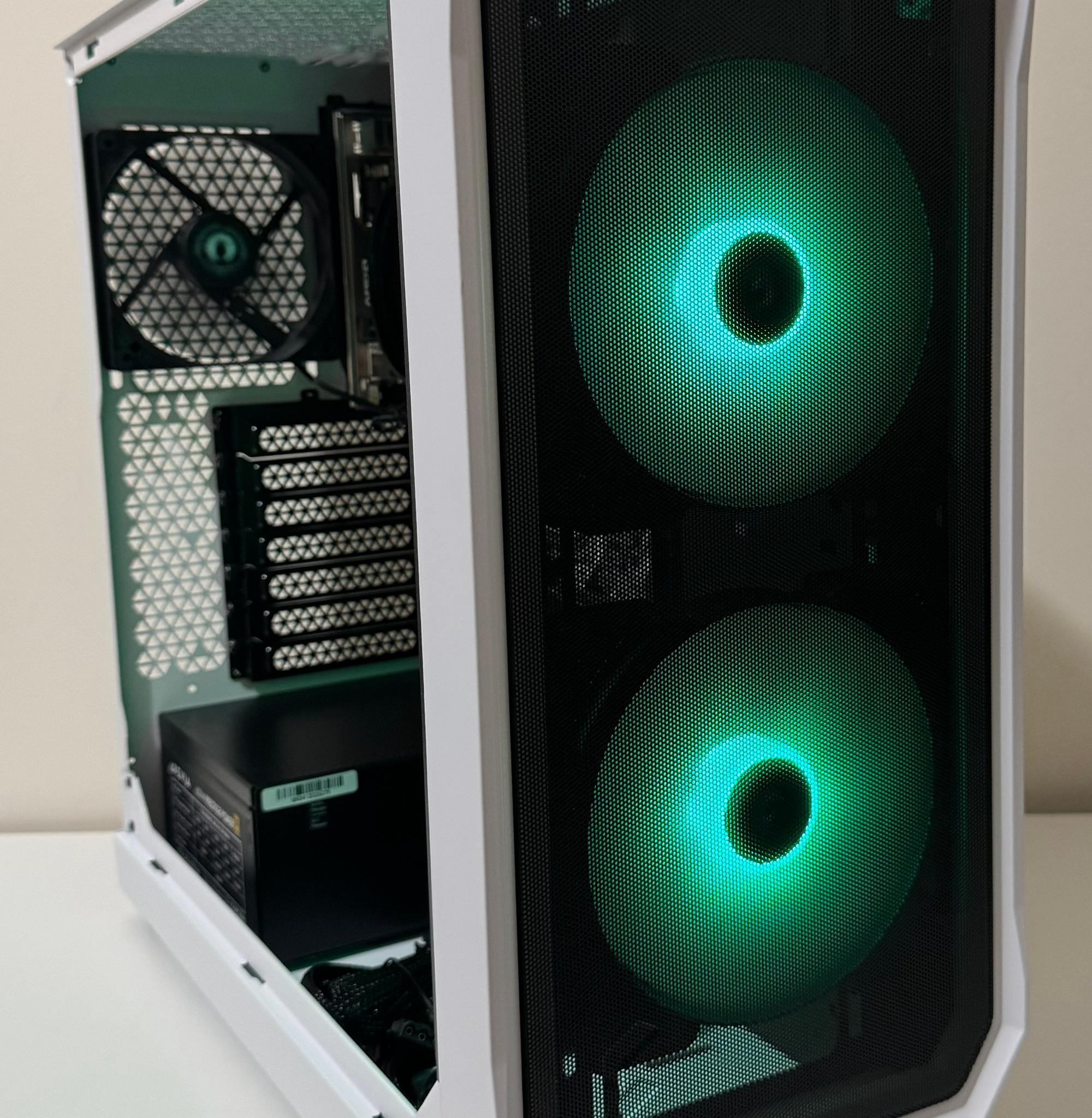 AMD Ryzen 5 5600G Gaming PC Radeon Vega 7 Graphics ASUS B550M-A B550 Fractal Design Focus 2 Case