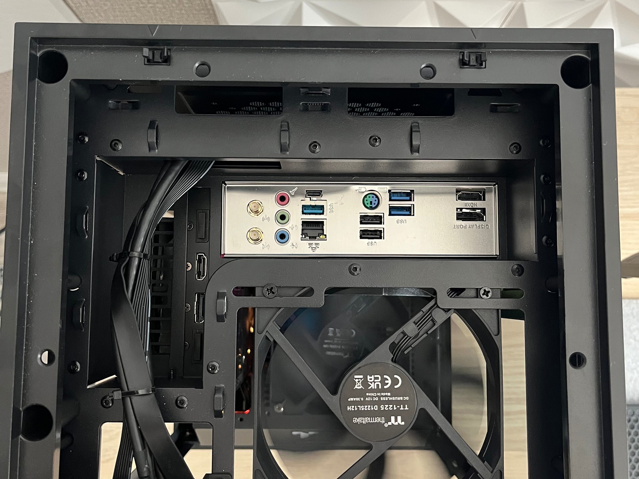 "KNIGHT" CUSTOM PC | RYZEN 5 3600 | RX 5700XT | RAM DDR4 16GB | WIN 11 PRO | PURE PERFORMANCE