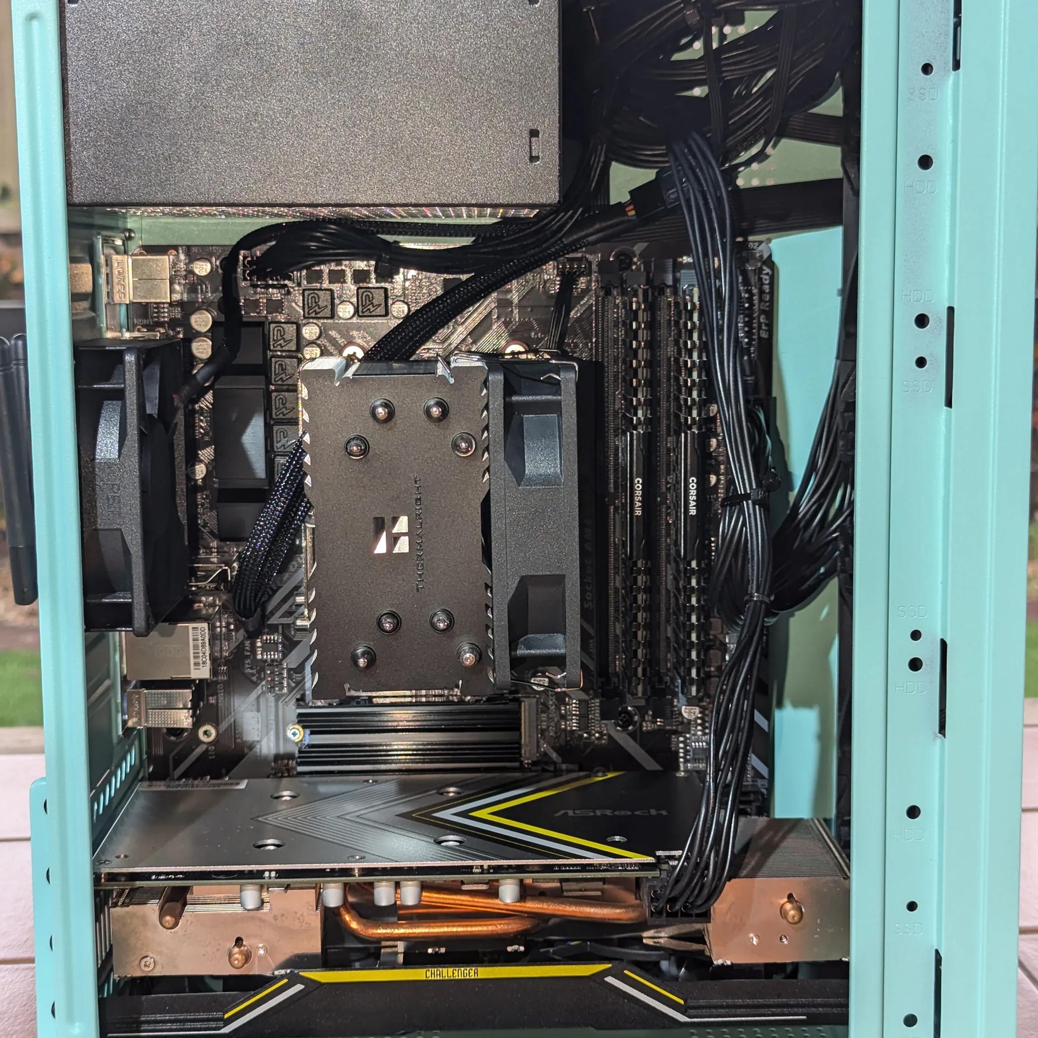 Tiny But Mighty - Ocean - RX 5600 XT Ryzen 5 3600 16GB 1TB NVME