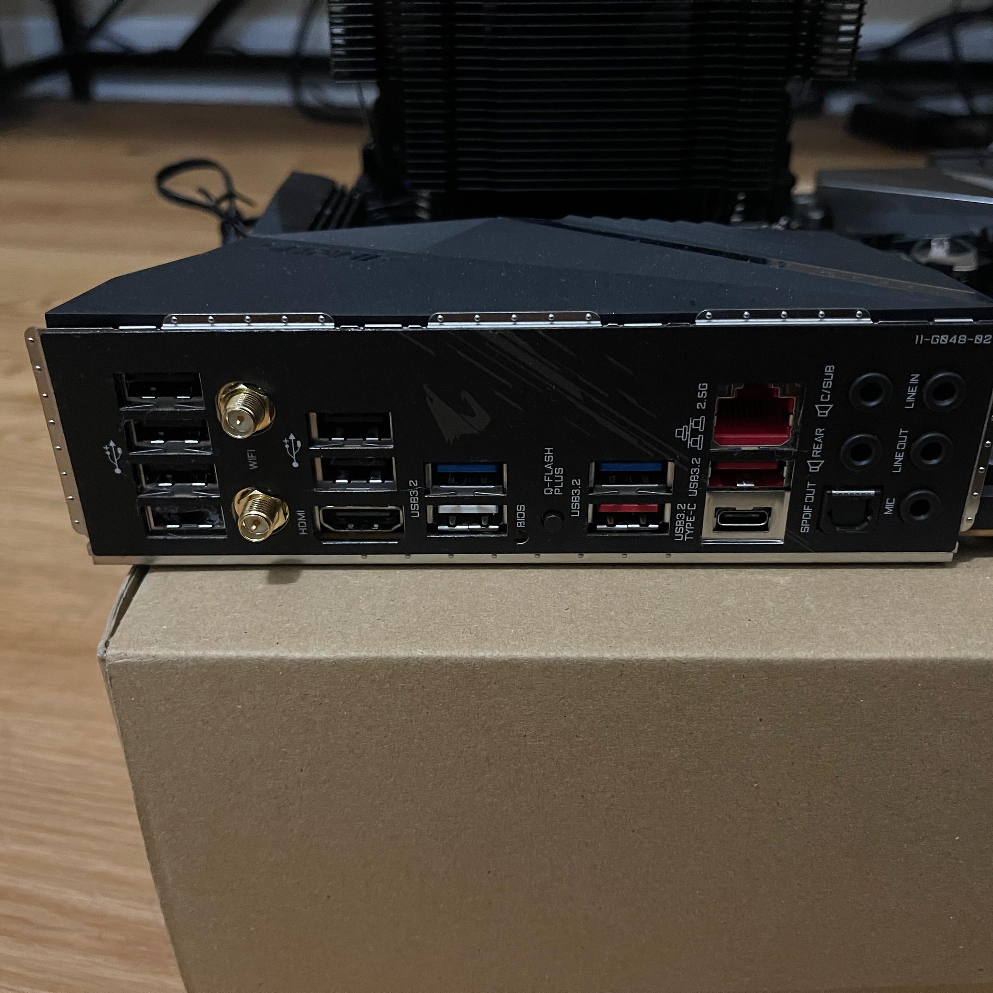 GIGABYTE B550 AORUS PRO AC With Ryzen 1700x, 32GB Ram