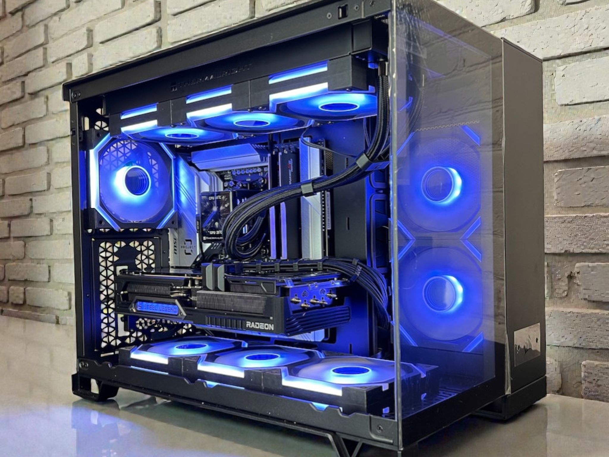 Ryzen 7 9800X3D | RX 9070 XT | 32GB DDR5 | 2 TB M.2 | WIFI 6 | Dark Gamer