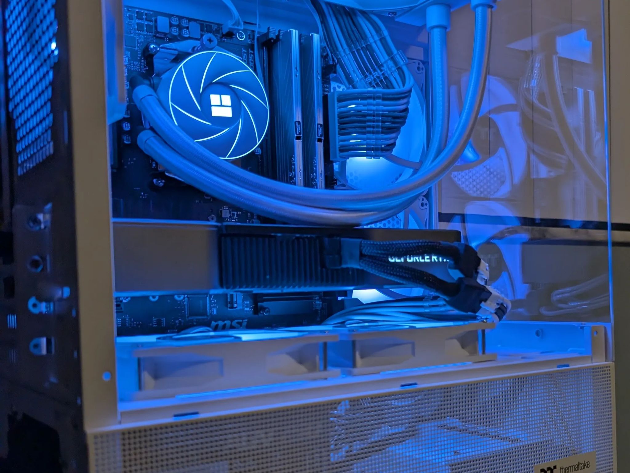 Compact High Perf Gamer - RTX 3080ti | R 7 5700x3d | 32 GB DDR4 3600 | 1 TB NVME