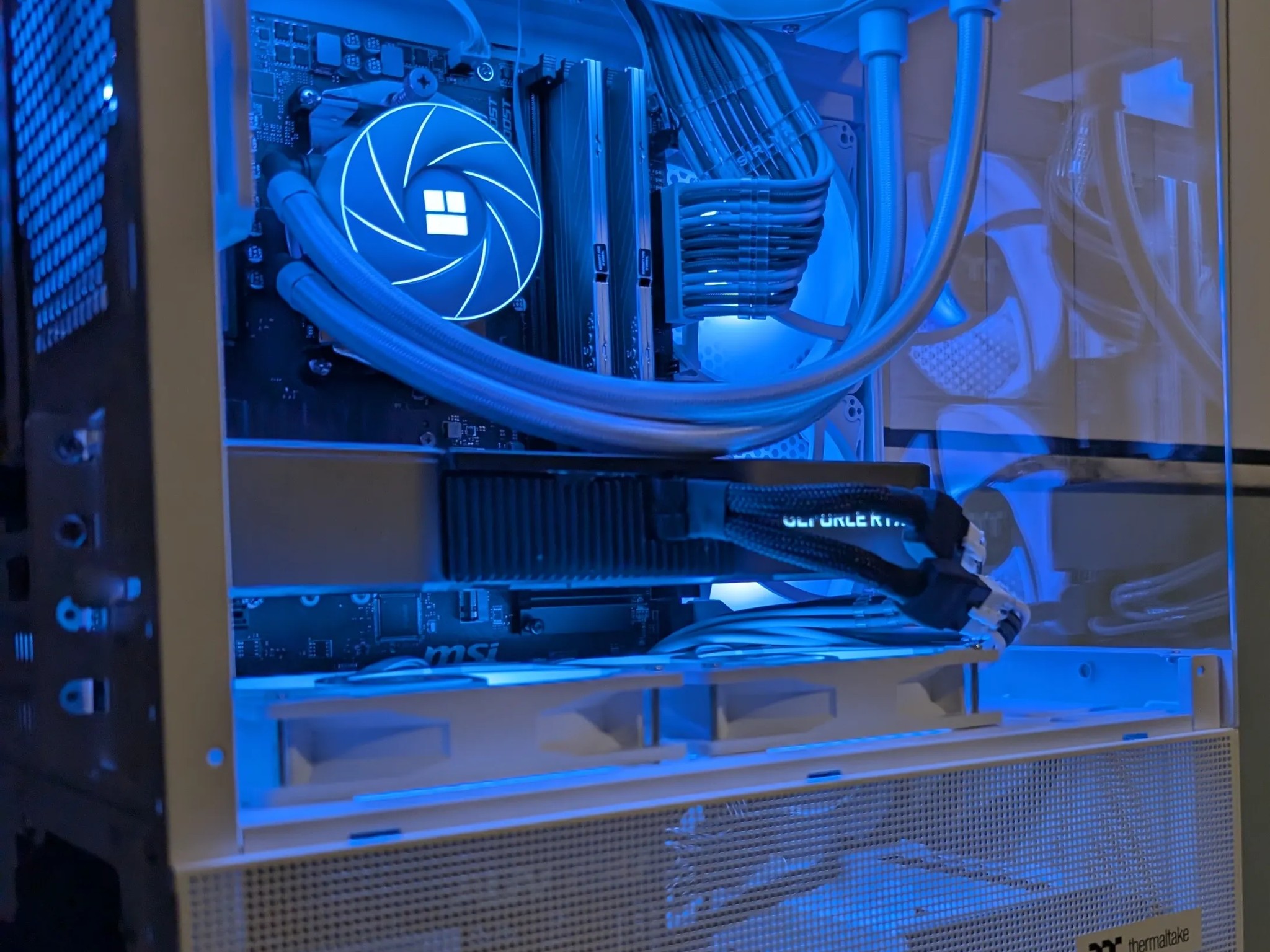 Compact High Perf Gamer - RTX 3080ti | R 7 5700x3d | 32 GB DDR4 3600 | 1 TB NVME