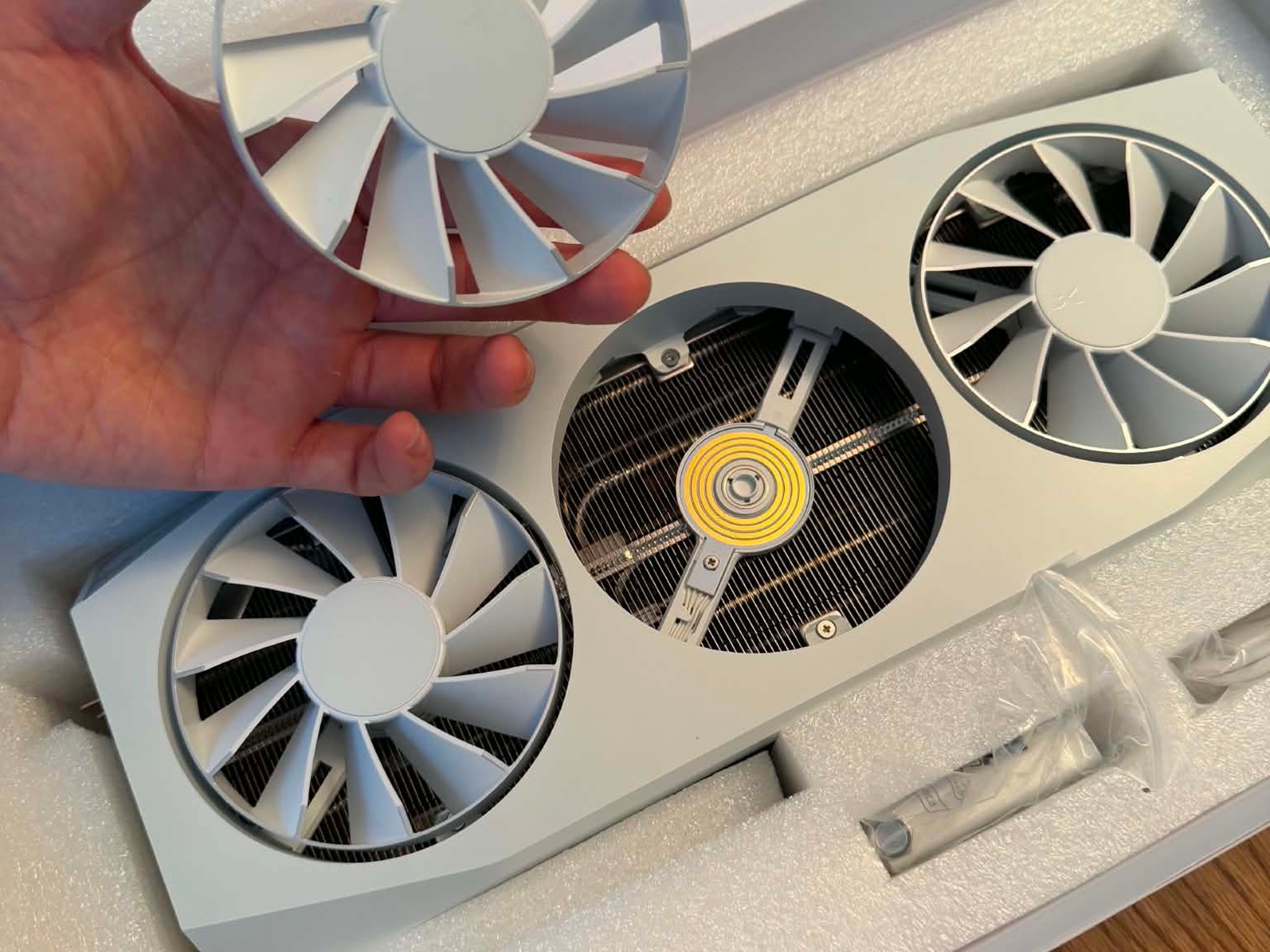 XFX RX 9070XT Magnetic White OC GPU - EXCELLENT CONDITION!