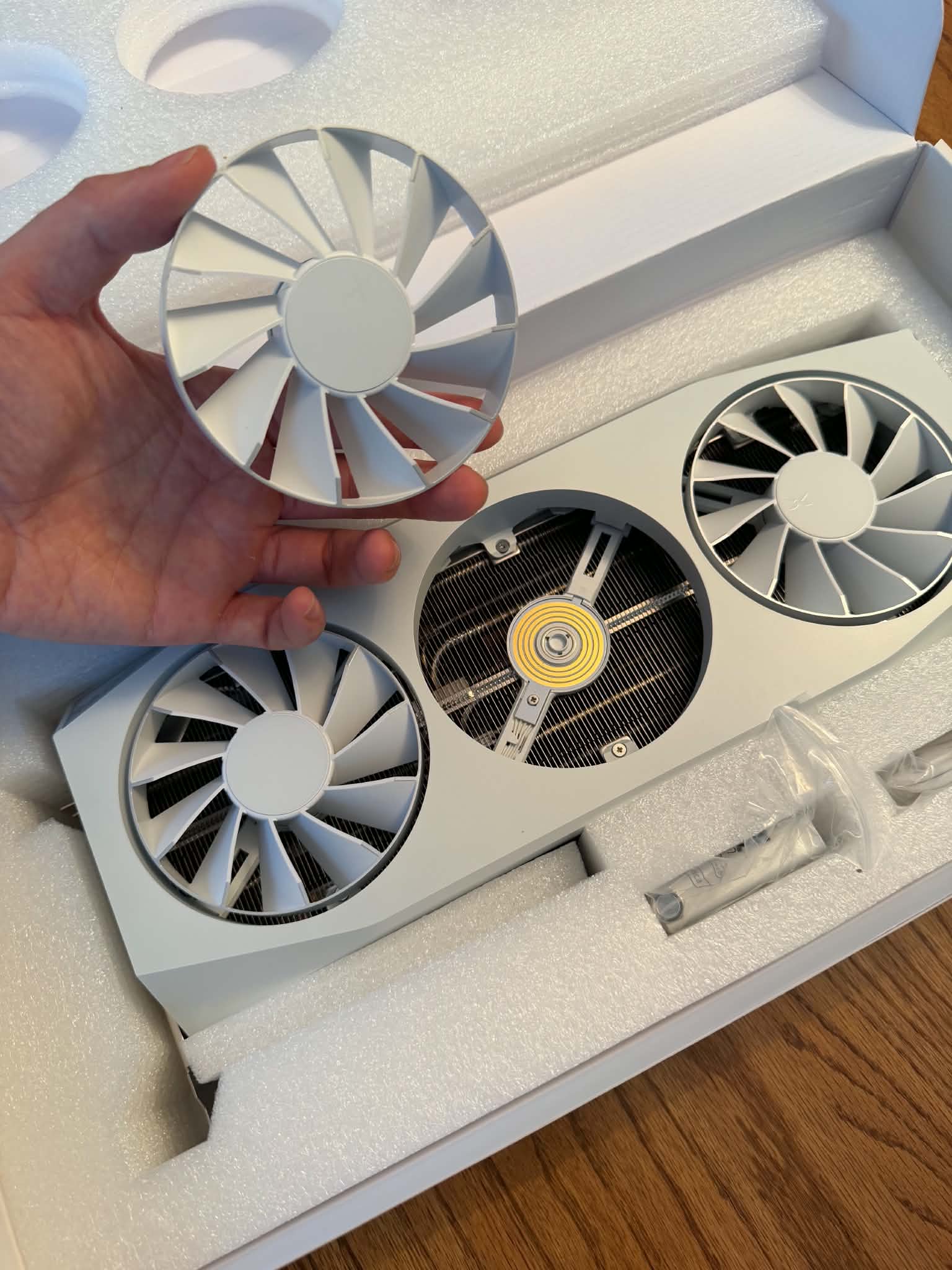 XFX RX 9070XT Magnetic White OC GPU - EXCELLENT CONDITION!
