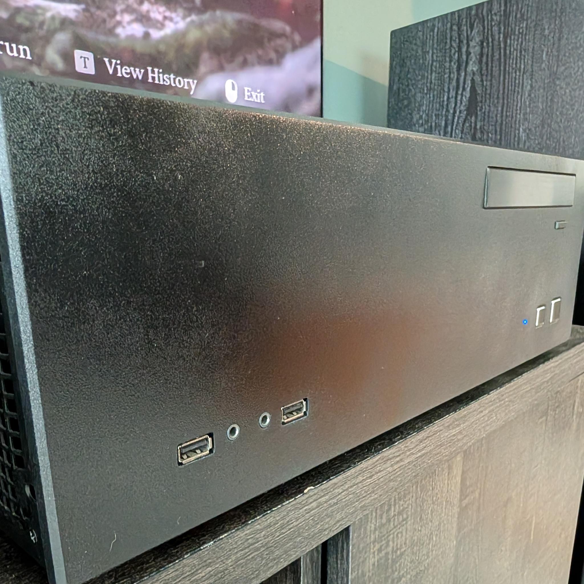 ⬛ "SLATE" - Living Room PC |4K Steam Machine | Console Killer | AM5 + RX 9060 XT 16GB🎮