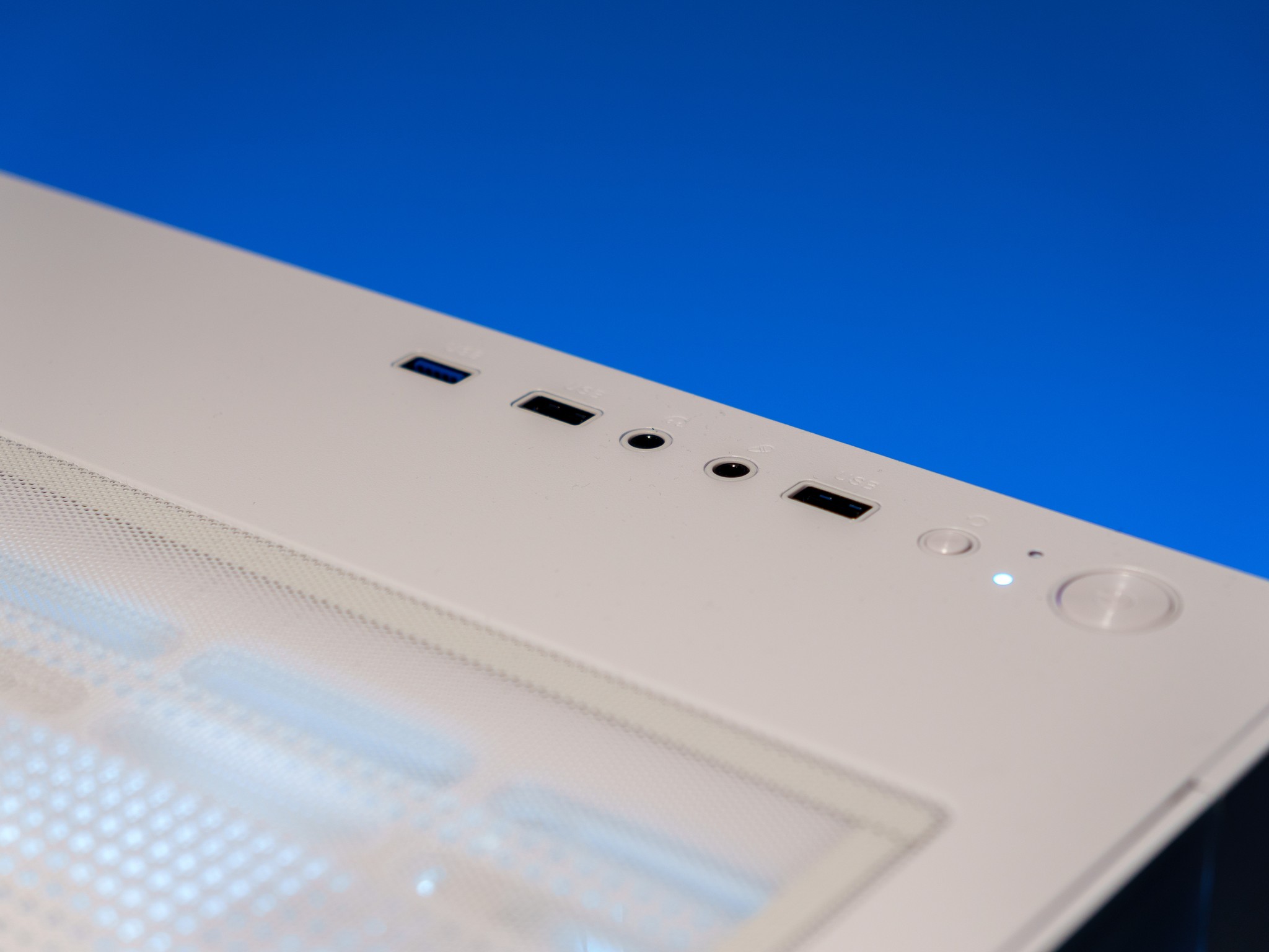 Snow White Gaming PC | Ryzen 5 | RX 9060 XT | 16GB DDR4 RAM | ARGB