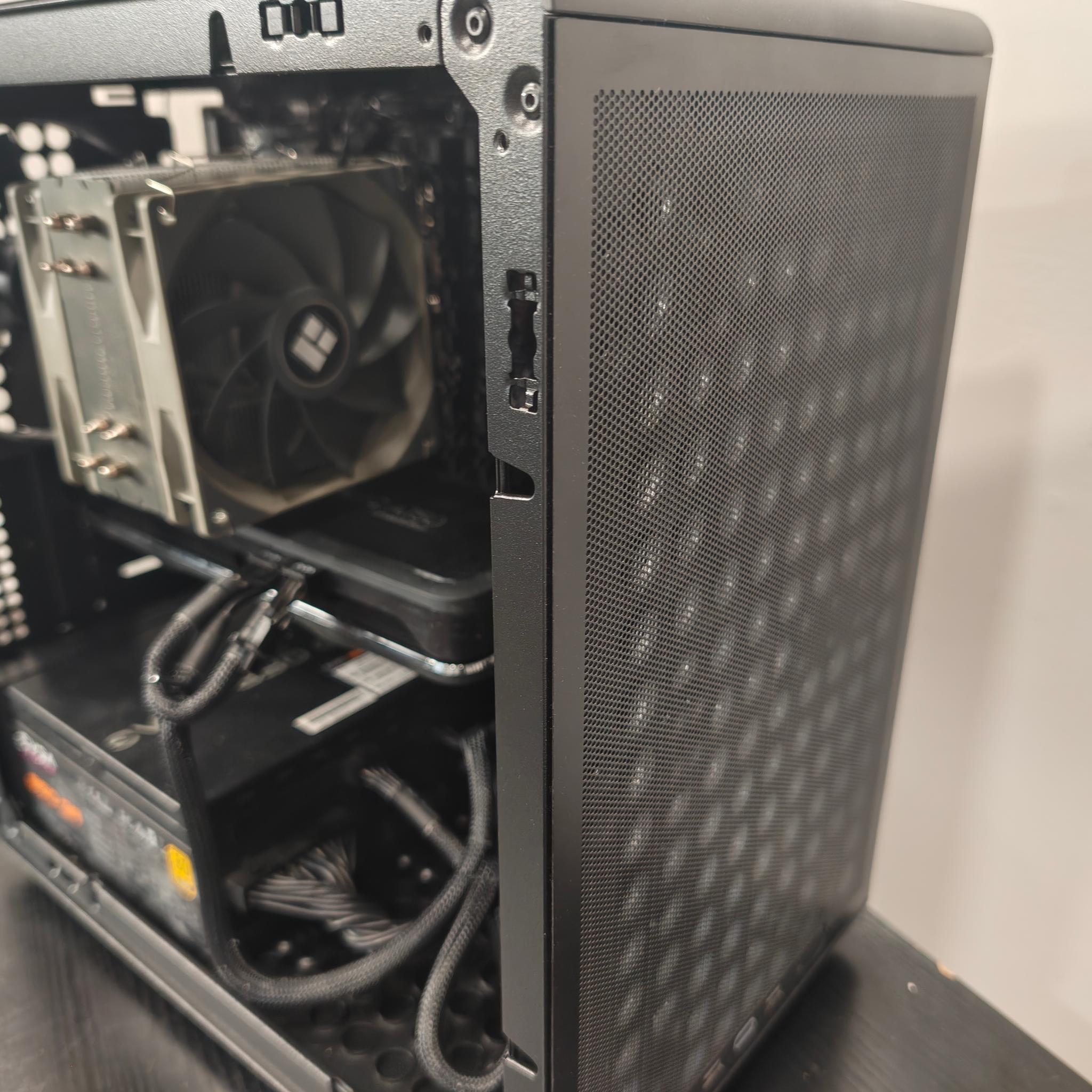 THE BLUE CUBE, fantastic value 1440P gaming pc equipped with FRAME GEN