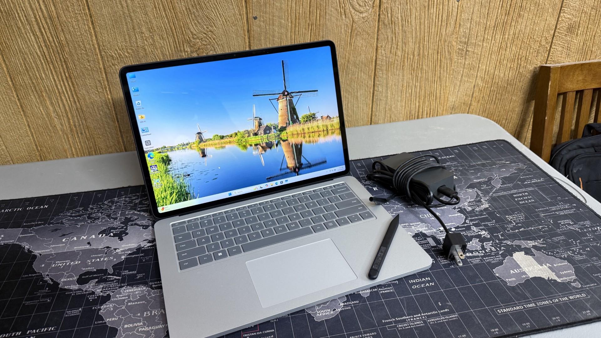 Microsoft Surface Laptop Studio - 32GB, 1TB, RTX 3050TI 4GB - 127 watt charger, MS Stylus included!