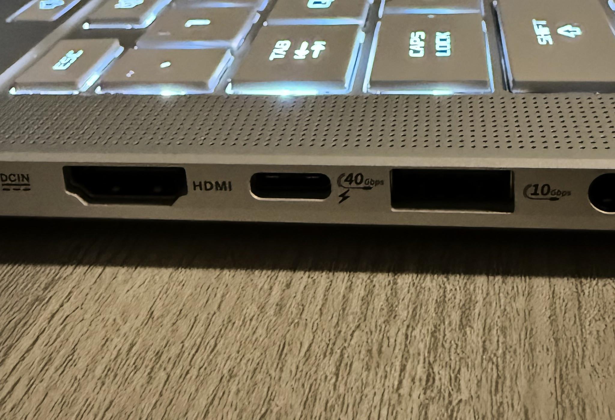 ASUS ROG Zephyrus G14 (Platinum White) – Ryzen 9 / RTX 4060 Gaming Laptop