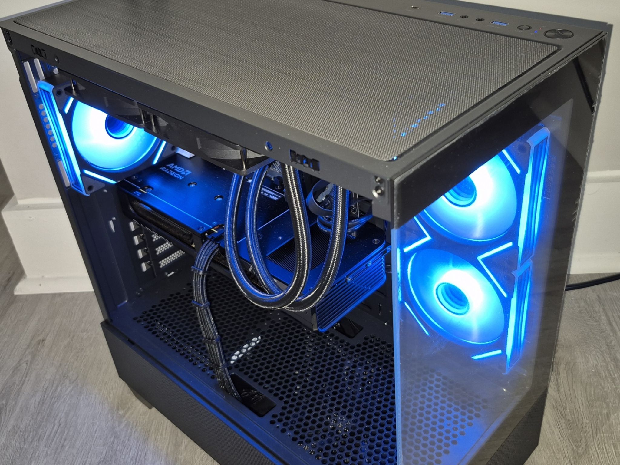 1440p Gaming Desktop PC, Intel i5 14600k, AMD RX 9600 XT 16 GB, 1TB SSD, 32GB DDR4