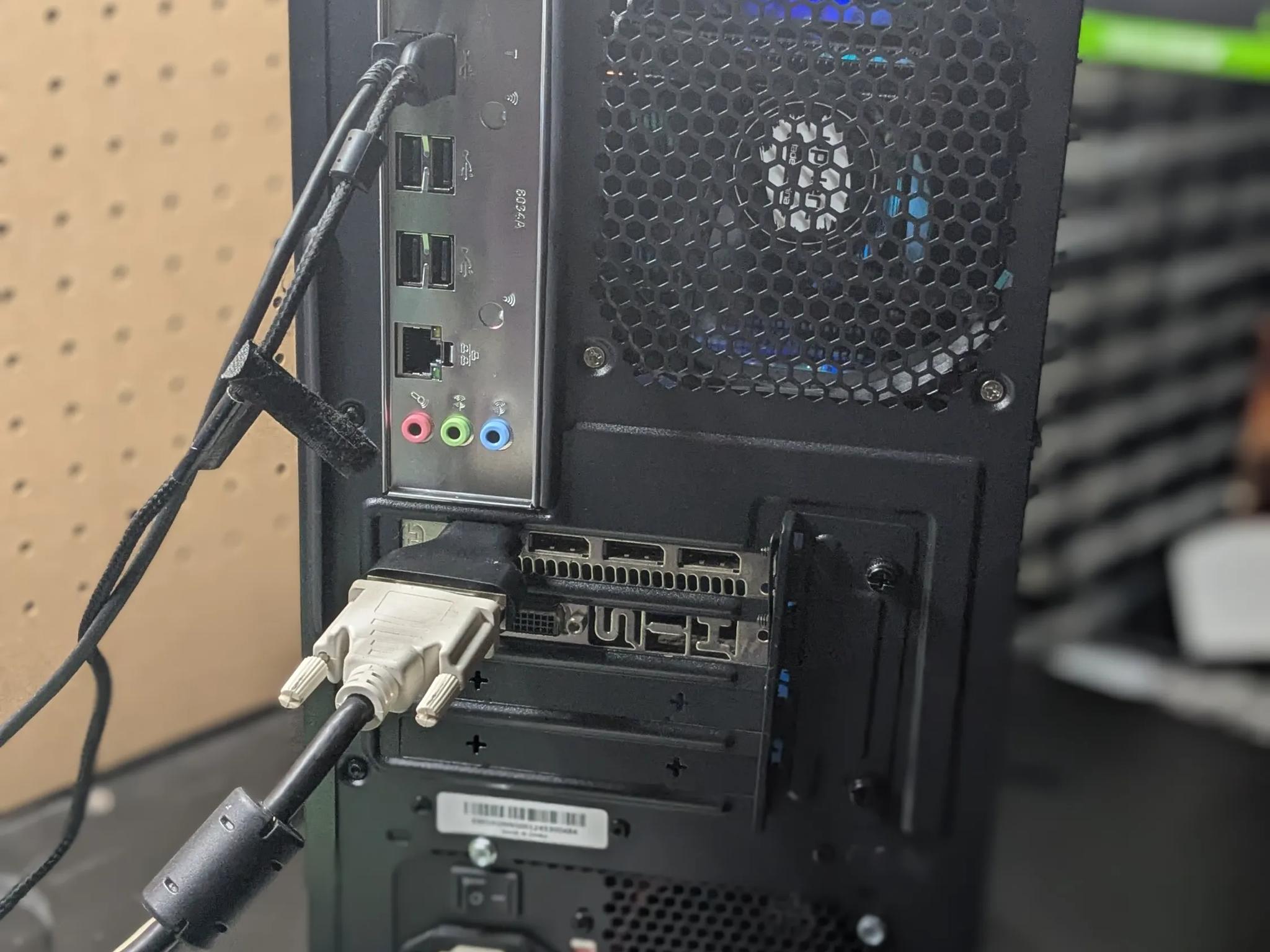 100 FPS Fortnite | 180 Day Warranty | 8 Core Xeon, 16GB RAM, 480GB SSD, RX 570 4GB, RGB, Wifi, Win10