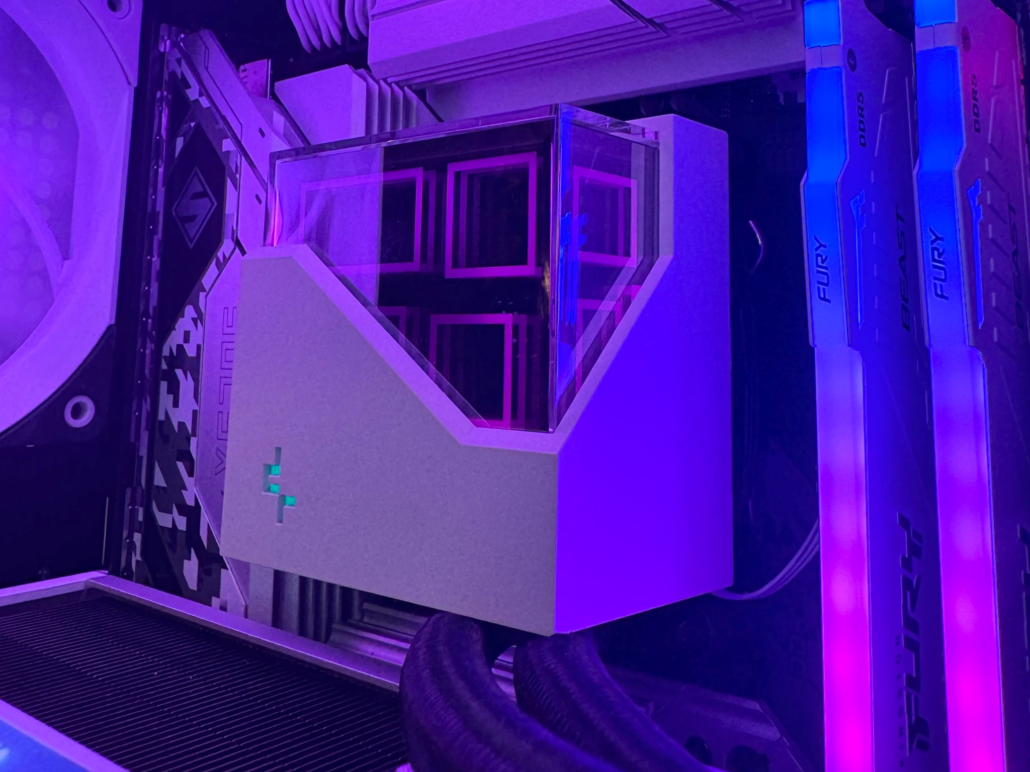 🐼👑 | Ultra Highend Gaming Pc |7800x3d, 4080 super, 64gb, 6TB