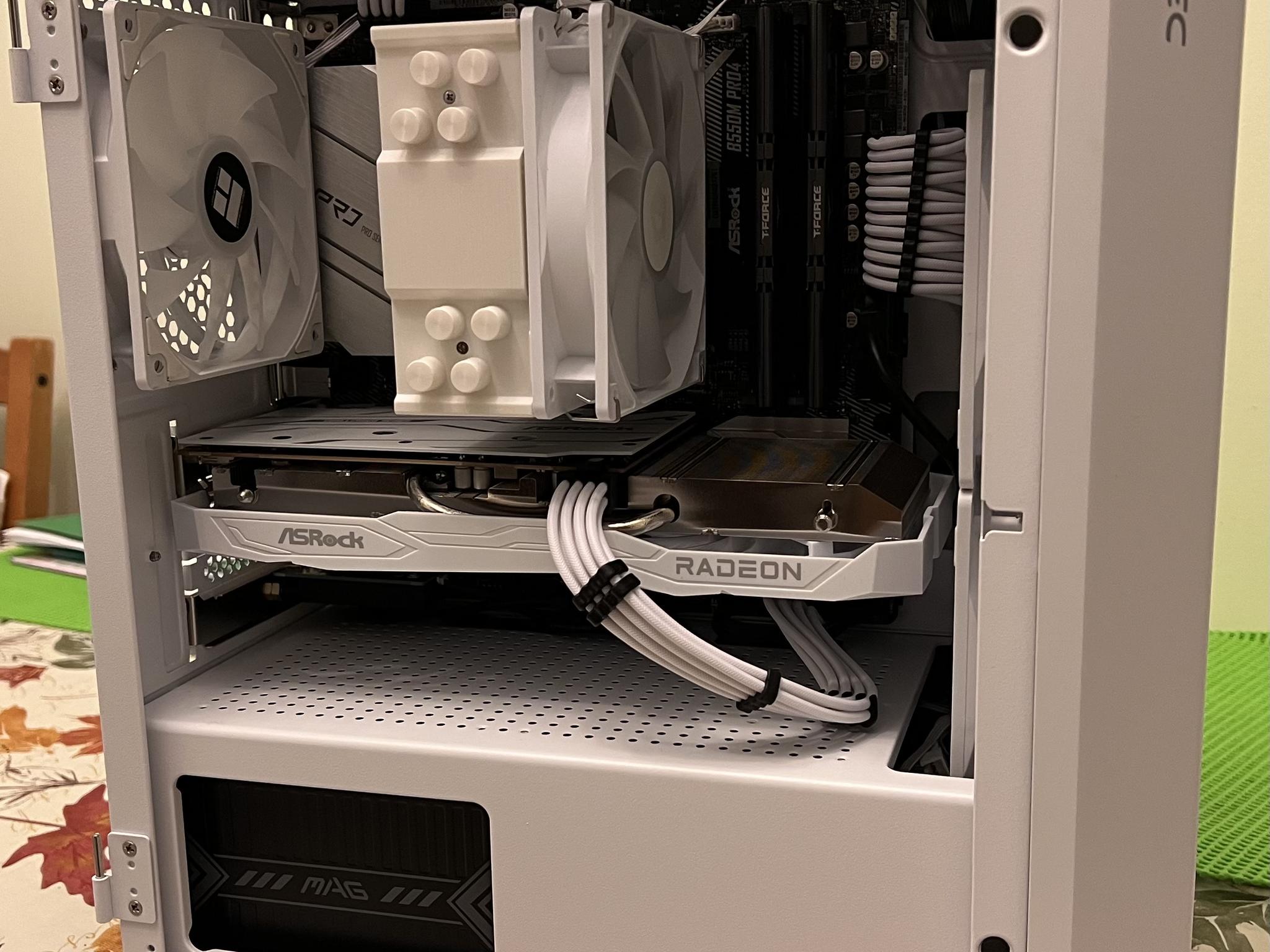 Salt and Peppa’ AMD gaming PC Ryzen 5 5600x/RX 6600 8 GB/16 GB DDR4 RAM/1.25 SSD NVM-All new parts!