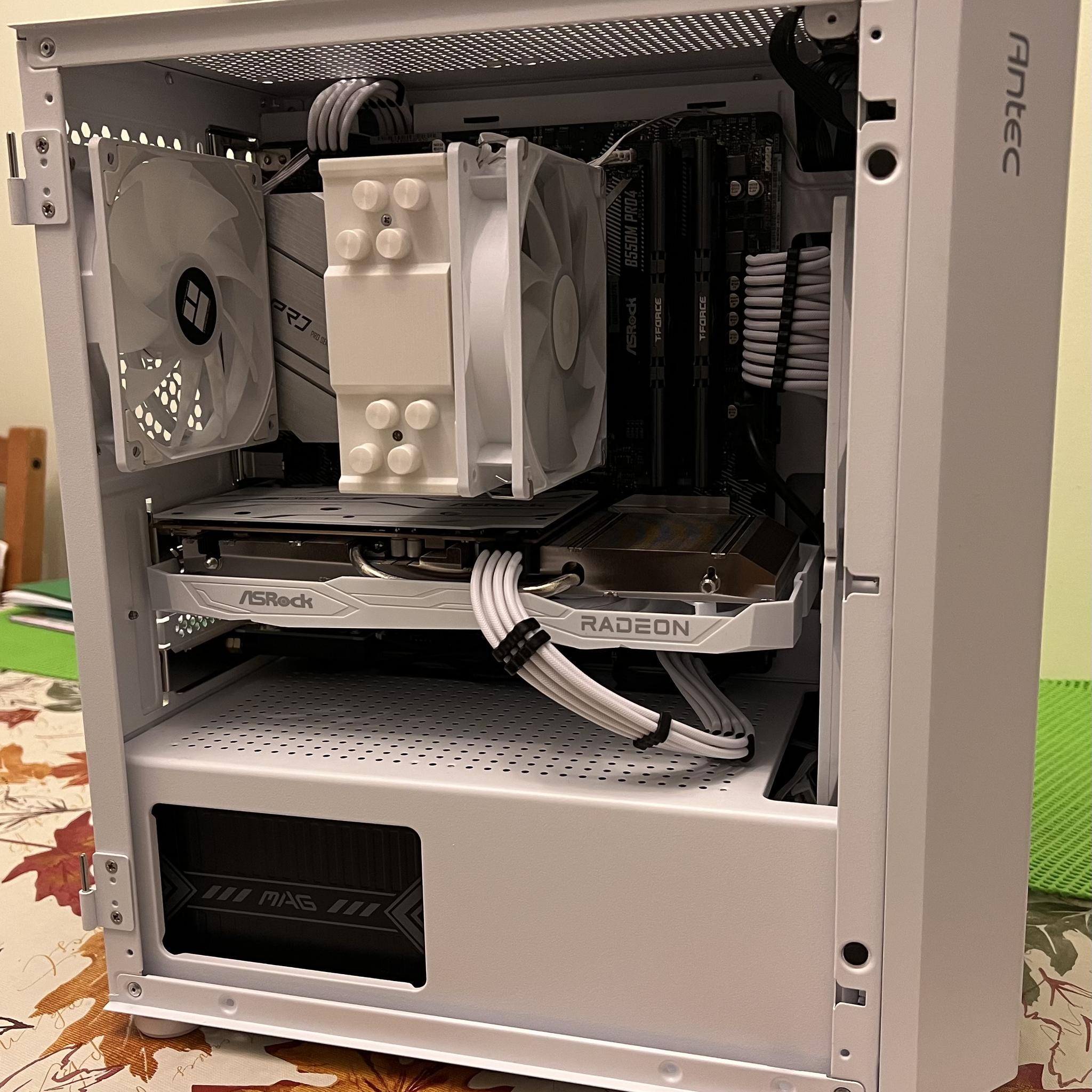 Salt and Peppa’ AMD gaming PC Ryzen 5 5600x/RX 6600 8 GB/16 GB DDR4 RAM/1.25 SSD NVM-All new parts!