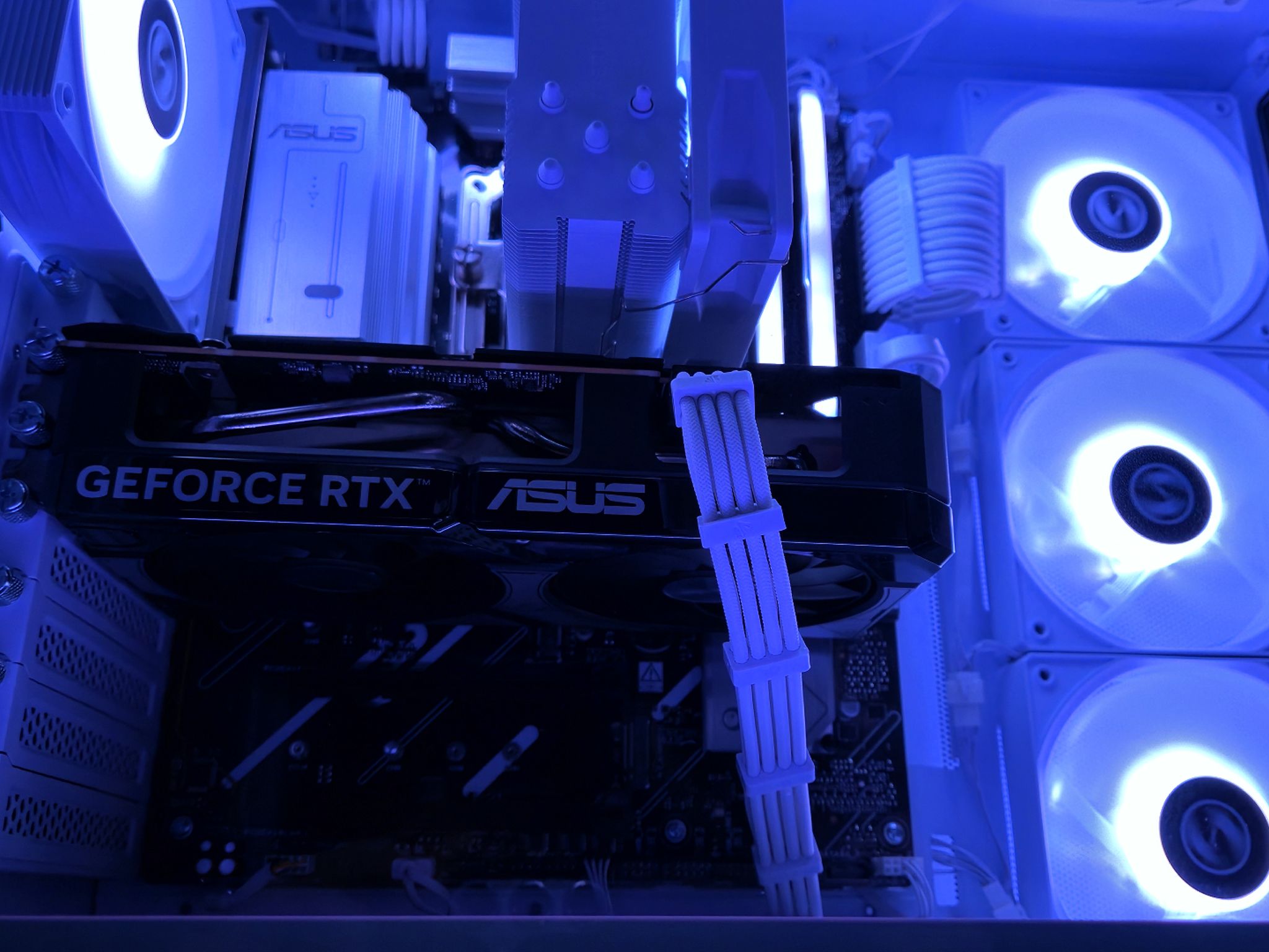 Gaming PC - 32GB DDR5 7200MHz CL34 - Ryzen 7600X - RTX 5060 OC - Windows 11 Pro