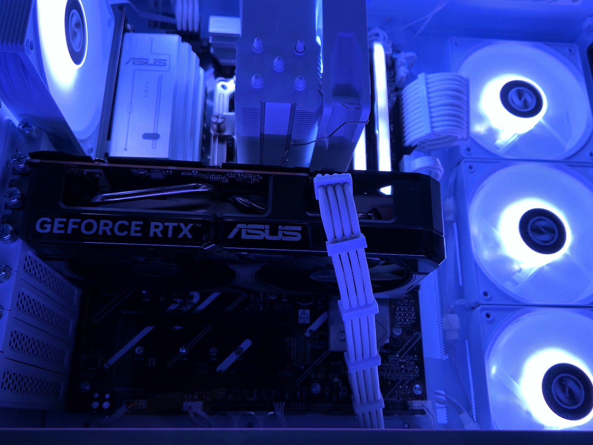 Gaming PC - 32GB DDR5 7200MHz CL34 - Ryzen 7600X - RTX 5060 OC - Windows 11 Pro