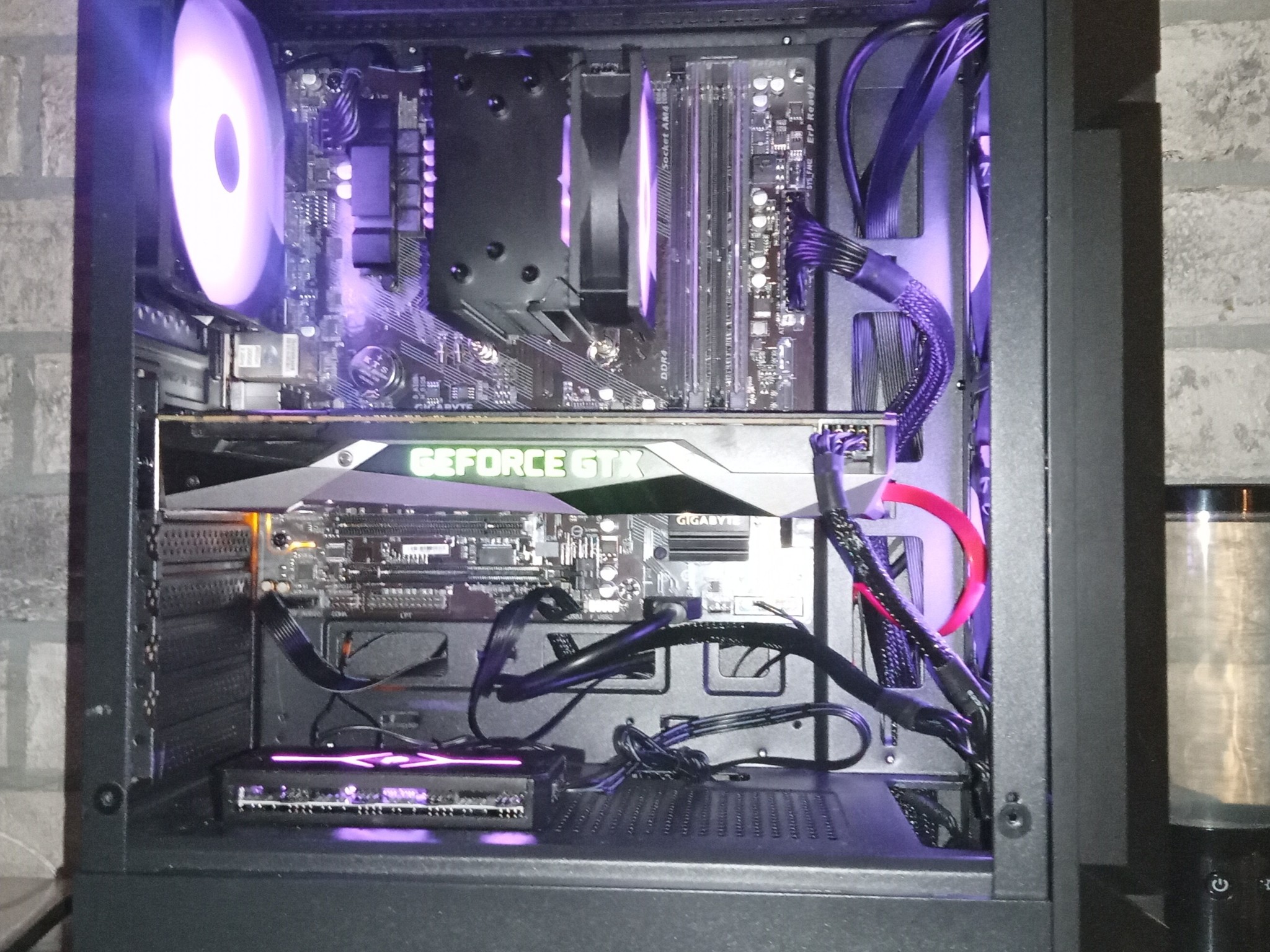 Gaming Pc/Ryzen 5 1600/Gtx 1080/512 SSD/16GB DDR 4/600W PSU/WIN11 PRO/WIFI