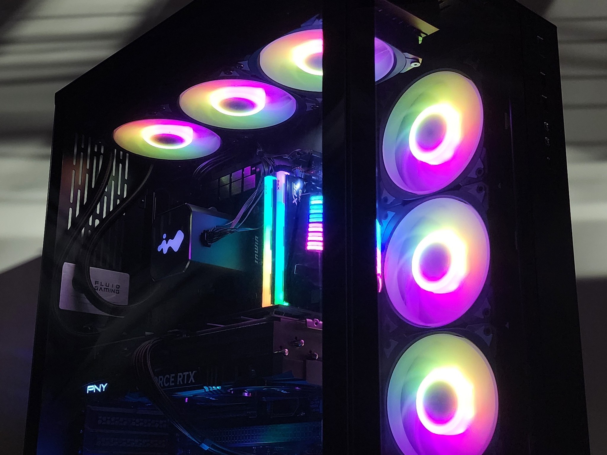 Gaming PC Ryzen 7 9850X3D 32GB RAM 2TB SSD RTX 4070 Ti SUPER 16GB Win11 Computer