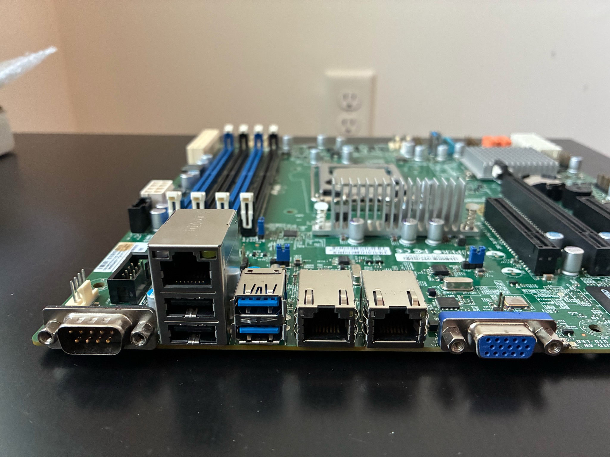 Supermicro X11SSL-F MicroATX Motherboard w/ Xeon E3-1245 v6 *READ DESCRIPTION*