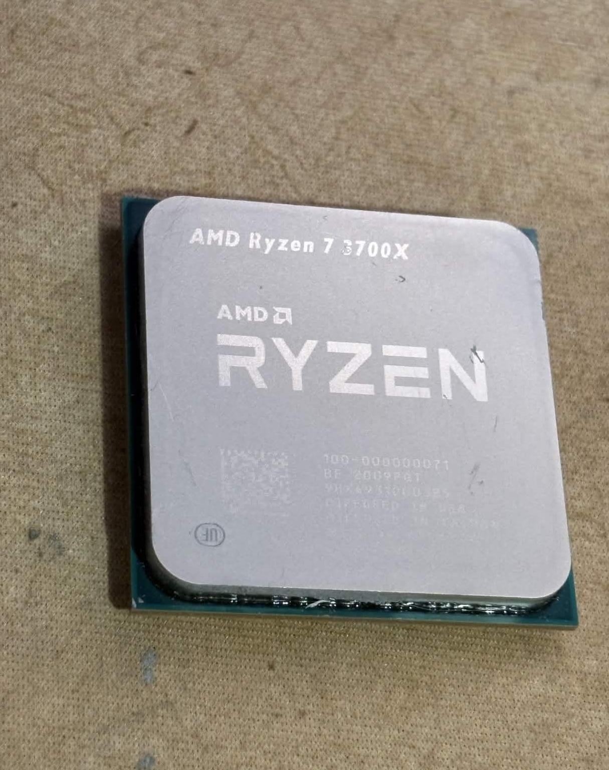 AMD Ryzen 7 3700X