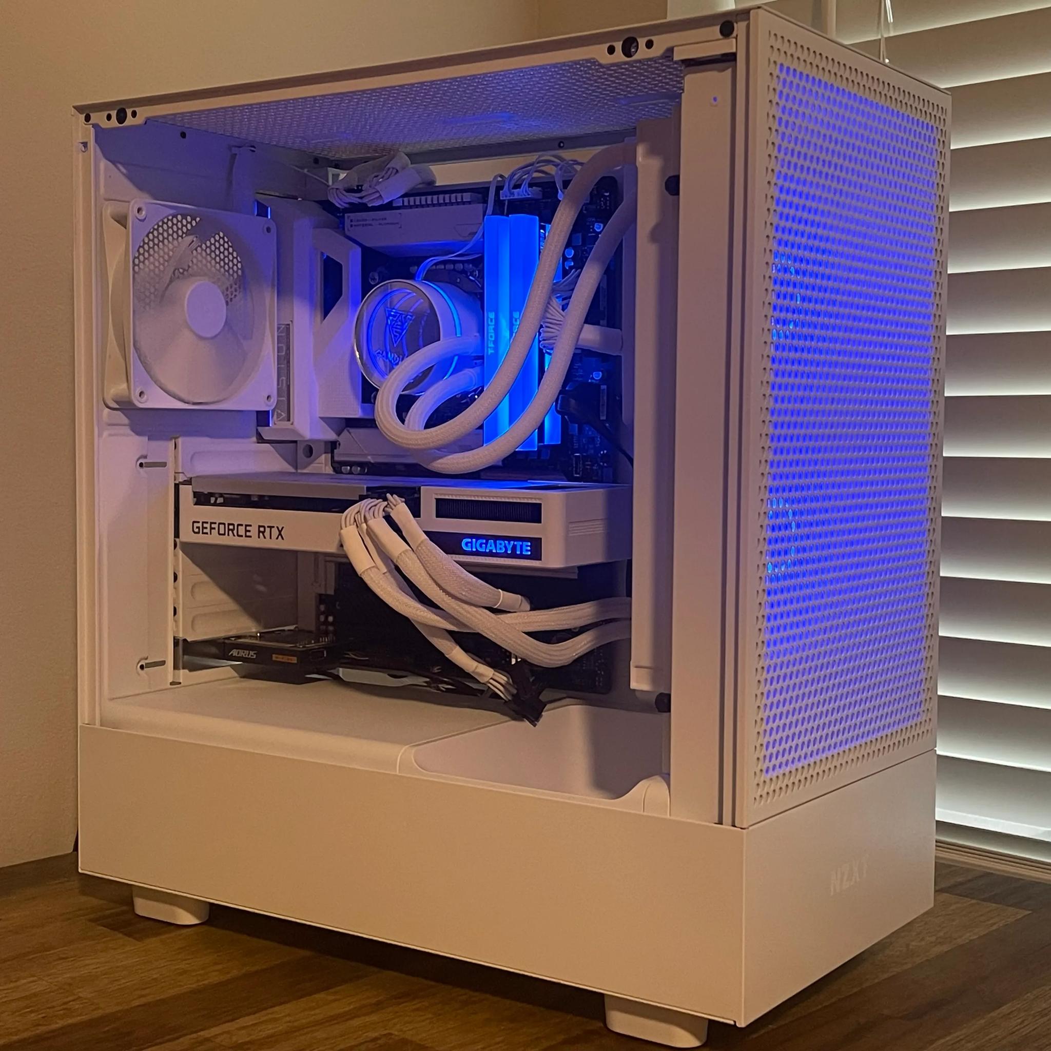 Cosmic Commander | i5-11600K, 32GB, 2.5TB, 3060 Ti