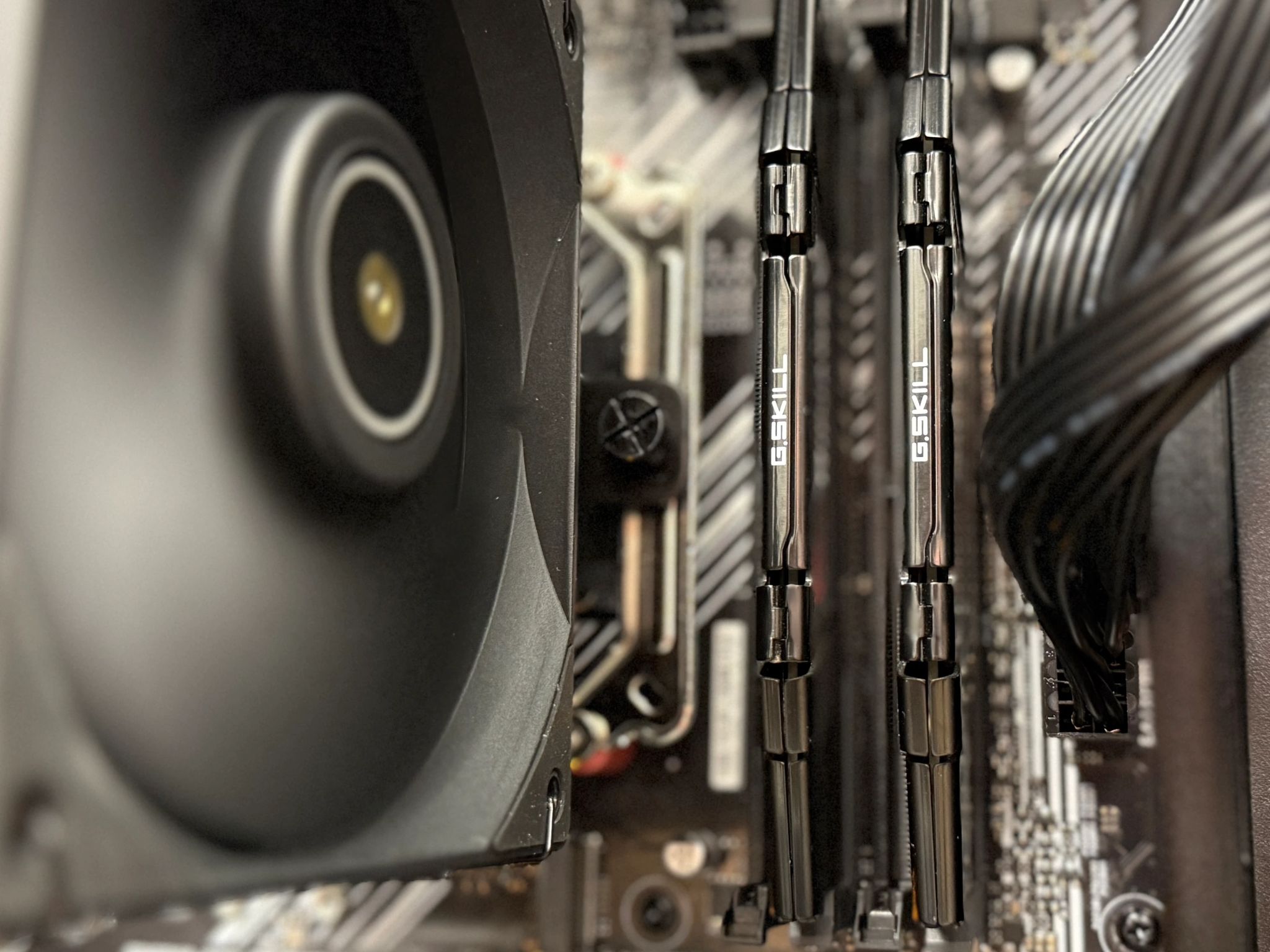 🪓Guillotine🪓 RTX 2060 Super / AMD R7 2700 / 512GB SSD / 16GB DDR4 RAM / Air Cooled / W11 Pro