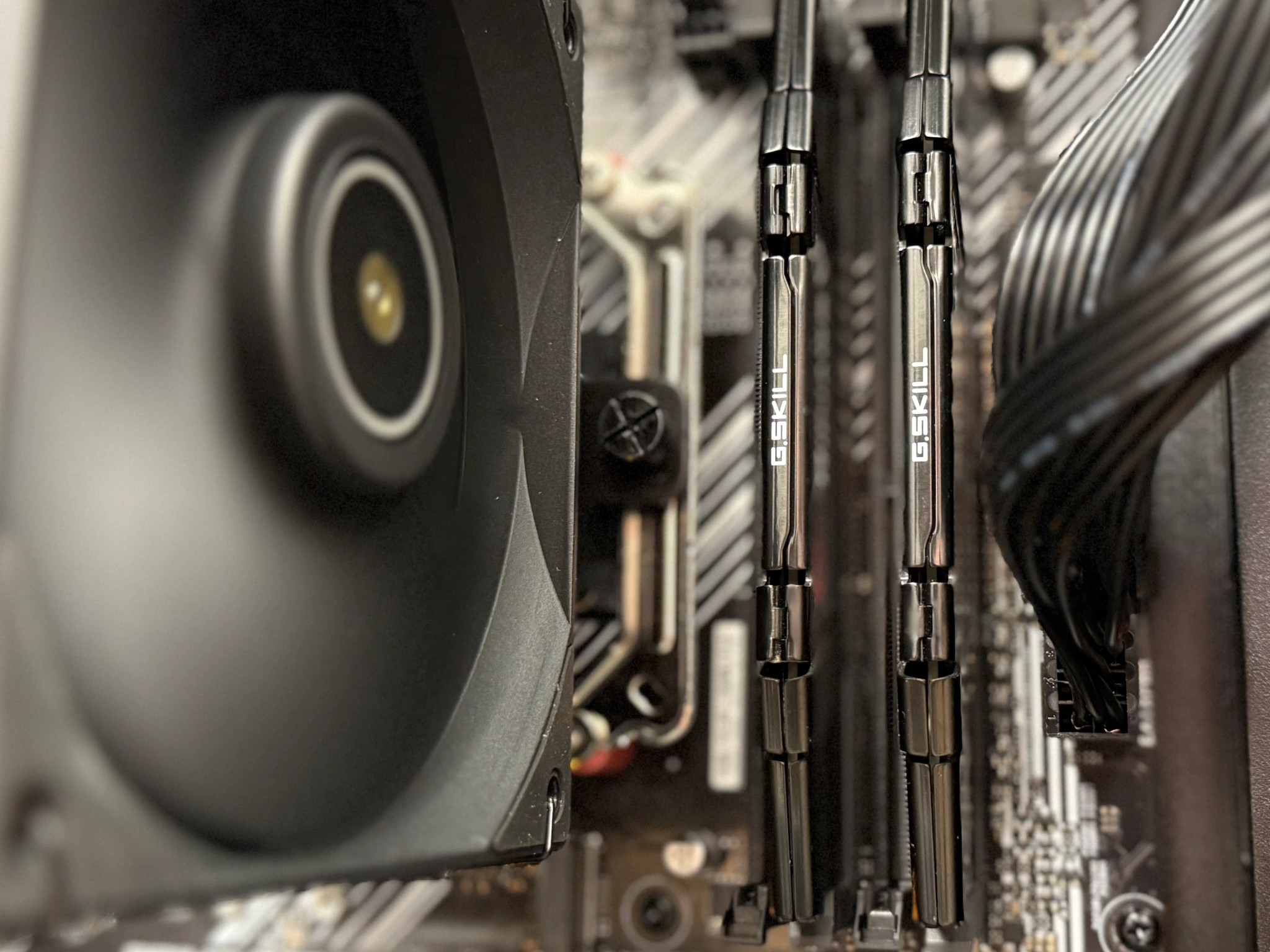 🪓Guillotine🪓 RTX 2060 Super / AMD R7 2700 / 512GB SSD / 16GB DDR4 RAM / Air Cooled / W11 Pro