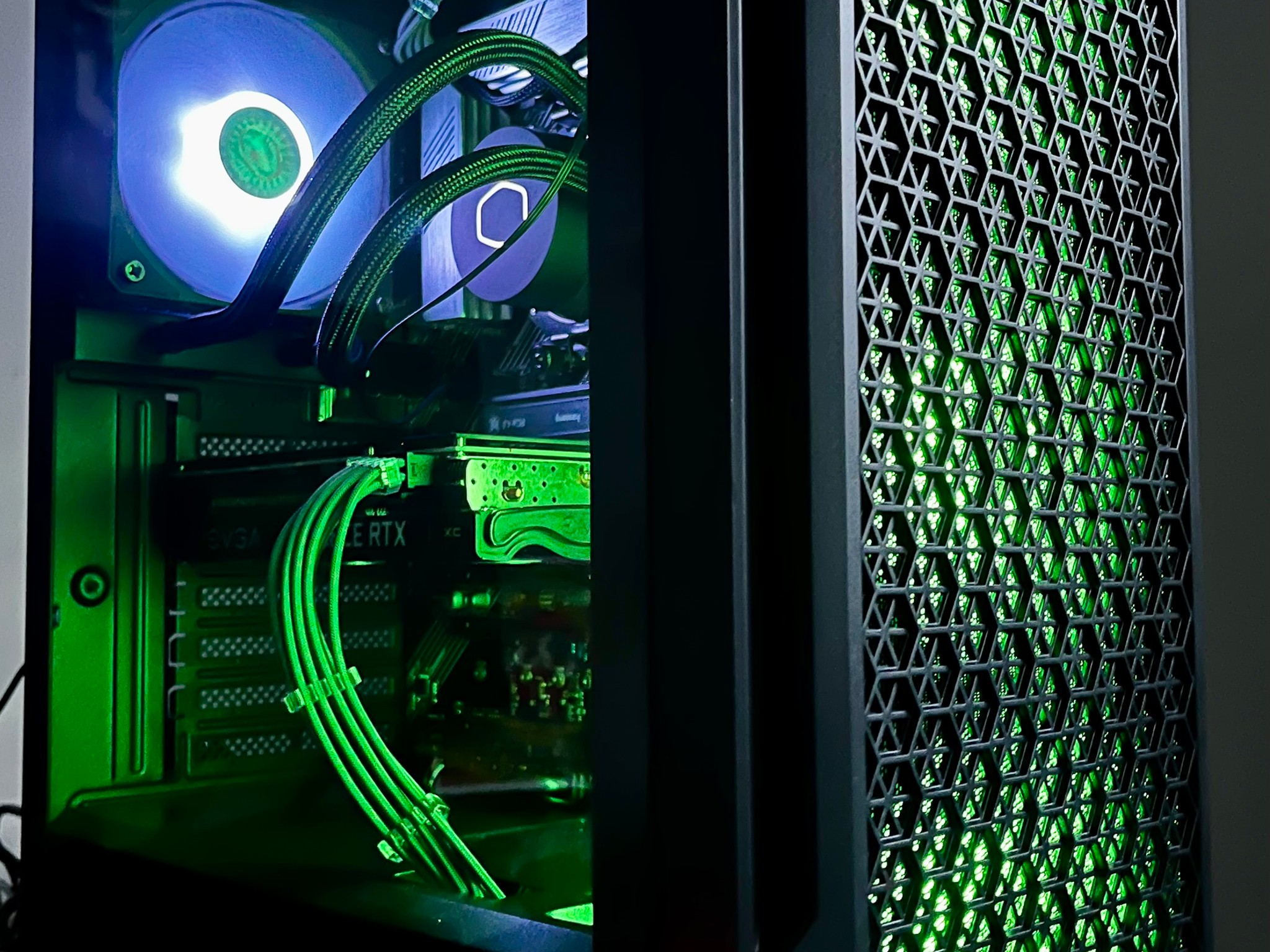 Mid - High End - EVGA 3060 XC- Ryzen 5600x - 1TB Nvme - 16gb DDR4 - AIO Cooler