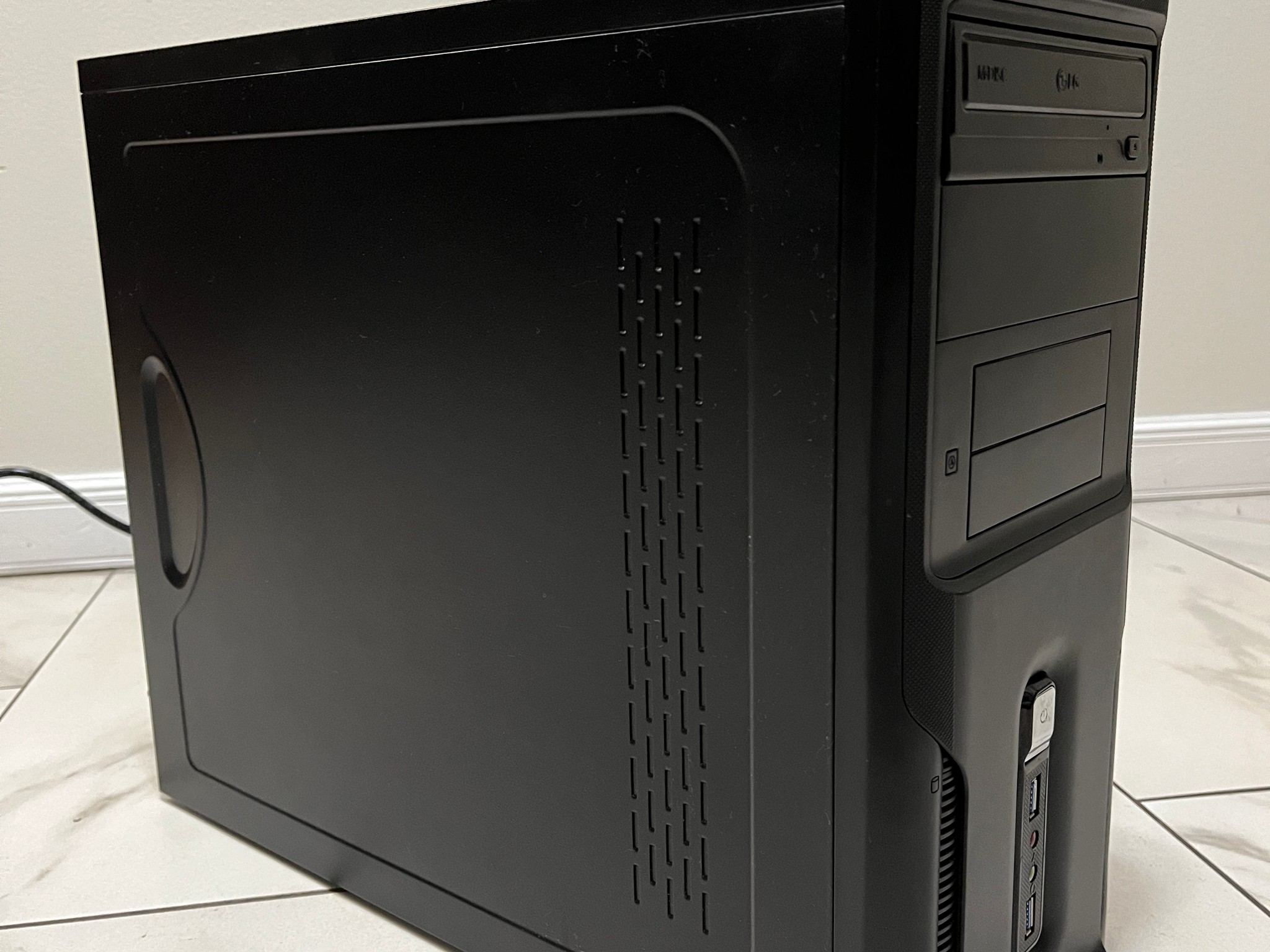 NVIDIA RTX 2060 SUPER, Intel i3-12100, 16GB RAM, 500GB SSD - Sleeper Office Gaming PC w/ Wi-Fi & BT