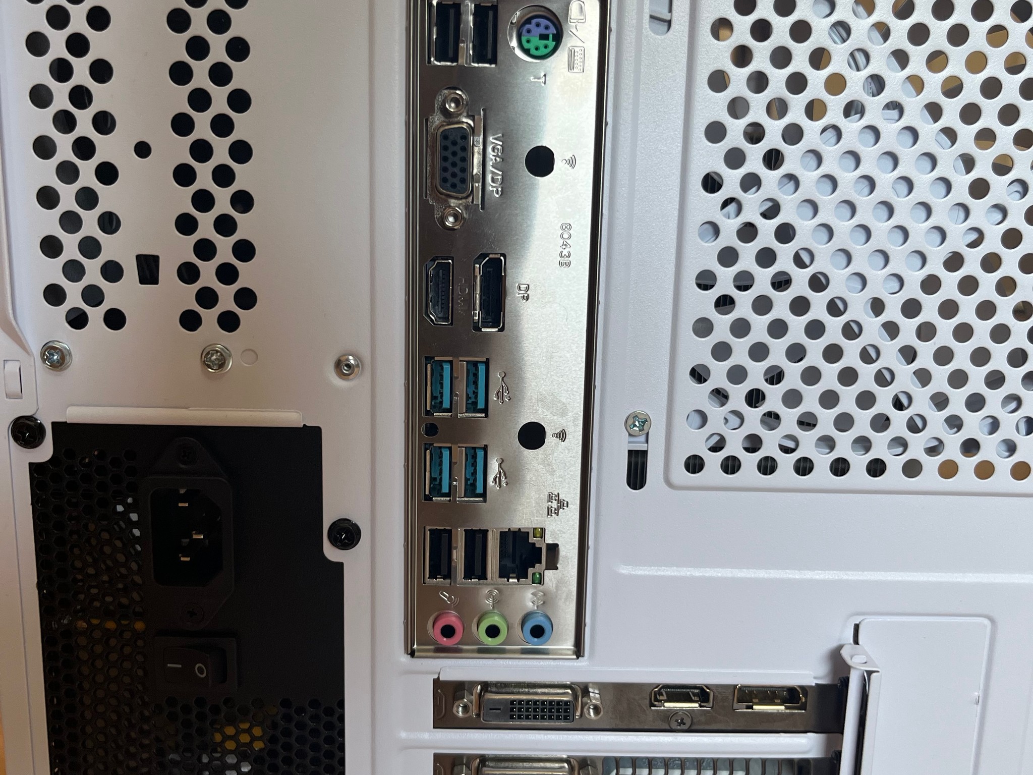 ❄️Artic Ice❄️ | Ryzen 5 | GTX 1060| 16GB Ram | 512gb |