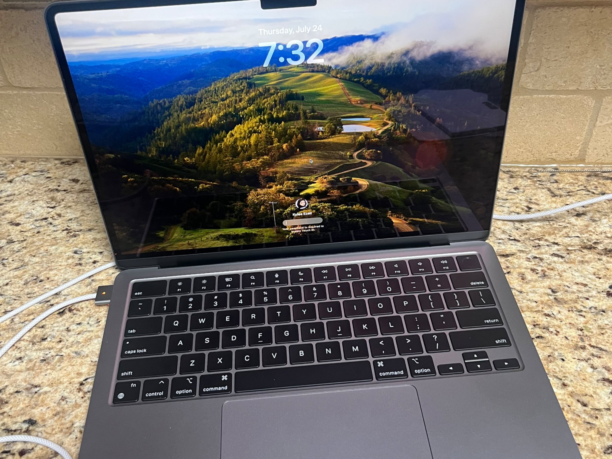 Apple 2022 MacBook Air Laptop with M2 chip, 13.6-inch Liquid Retina Display, 8GB RAM, 256GB SSD