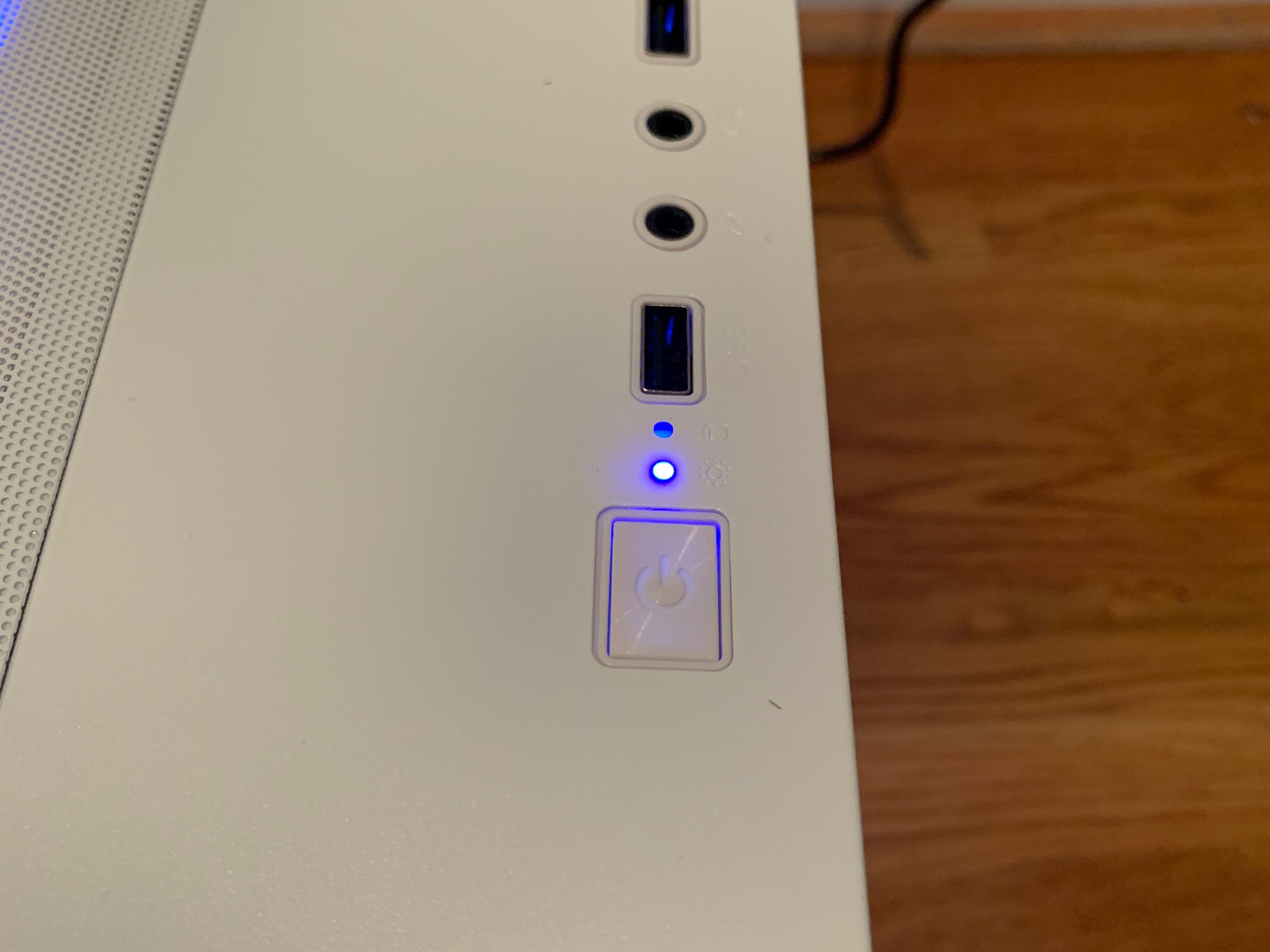 NEW RX 7700 XT i5 12600KF 32GB DDR5 1440p GAME/STREAMING PC 1000GB SSD WHITE ARGB WINDOWS 10 CUSTOM