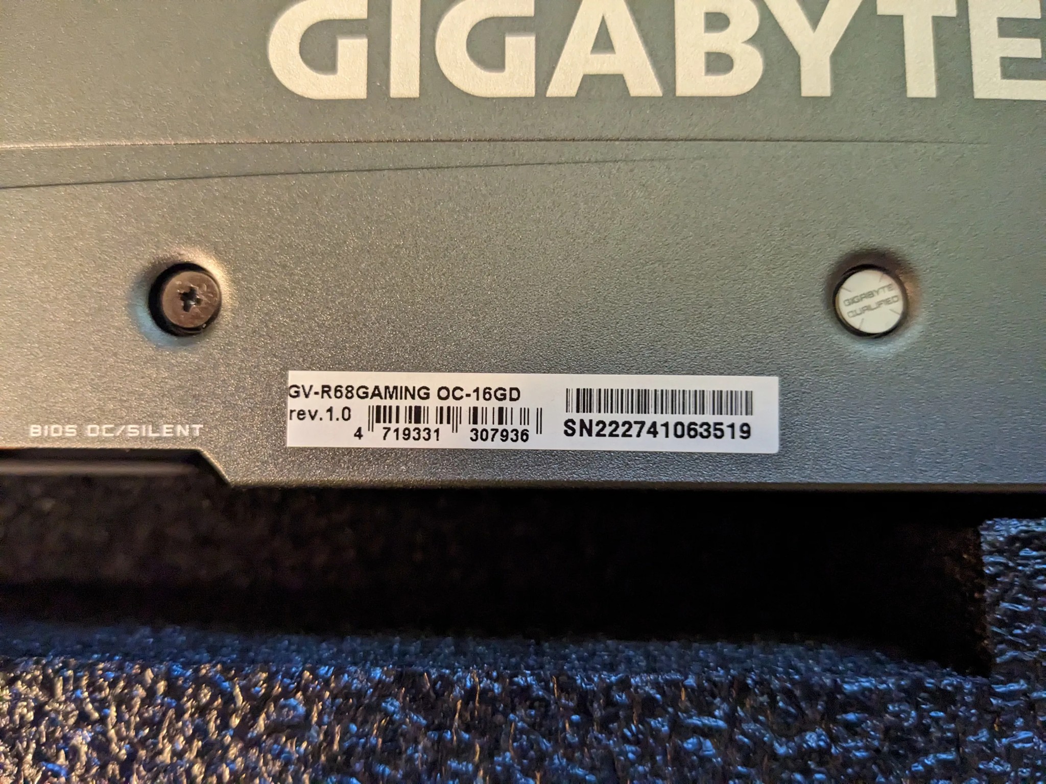 2 MONTH USED Gigabyte Radeon RX 6800 OC 16 GB