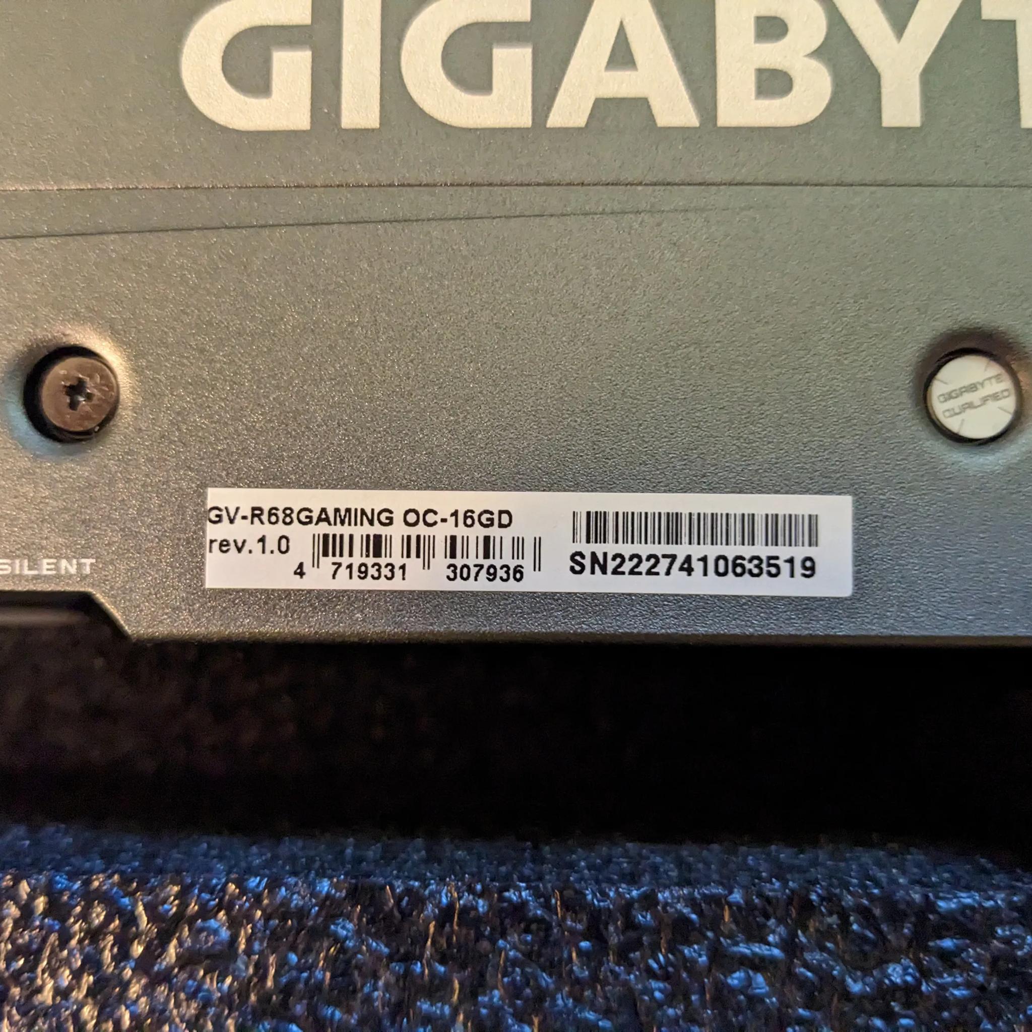 2 MONTH USED Gigabyte Radeon RX 6800 OC 16 GB