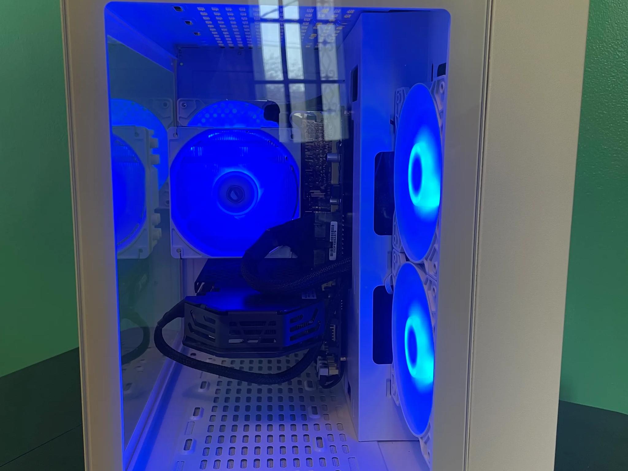 GLASS White Gaming PC| Intel i5 / Amd RX580 / 8GB / 600GB Win 10 Pro WiFi
