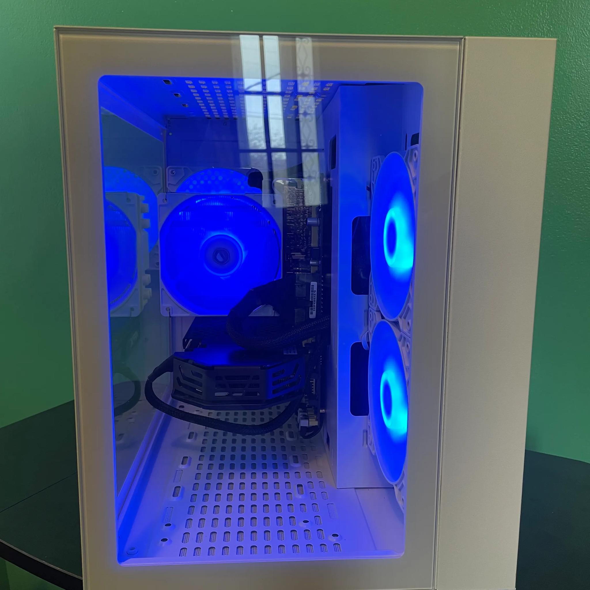 GLASS White Gaming PC| Intel i5 / Amd RX580 / 8GB / 600GB Win 10 Pro WiFi