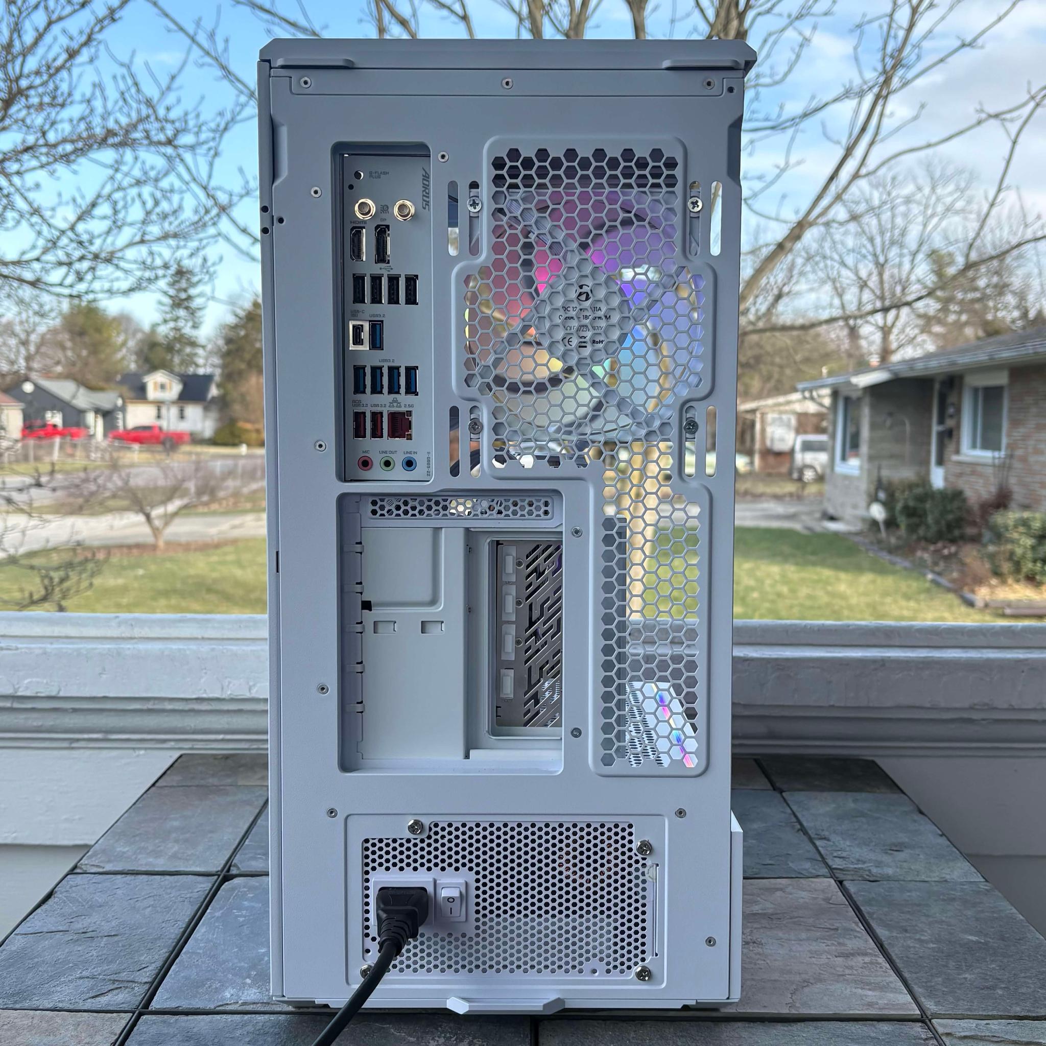 Black Cat Customs – Arctic Fang | Ryzen 7 7700X + 9070XT ❄️ FREE GAME WITH PURCHASE