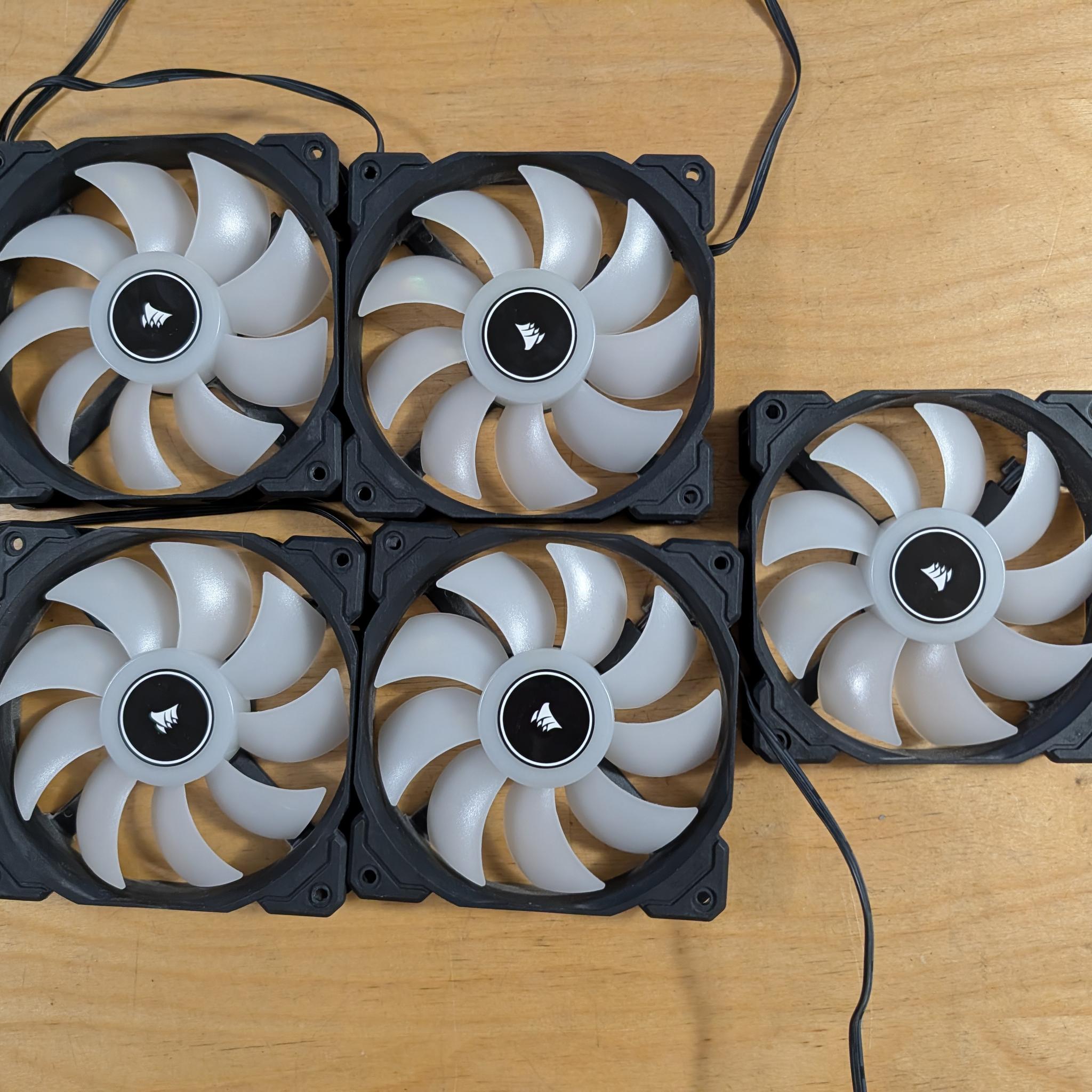 5x Corsair White LED 120mm fans